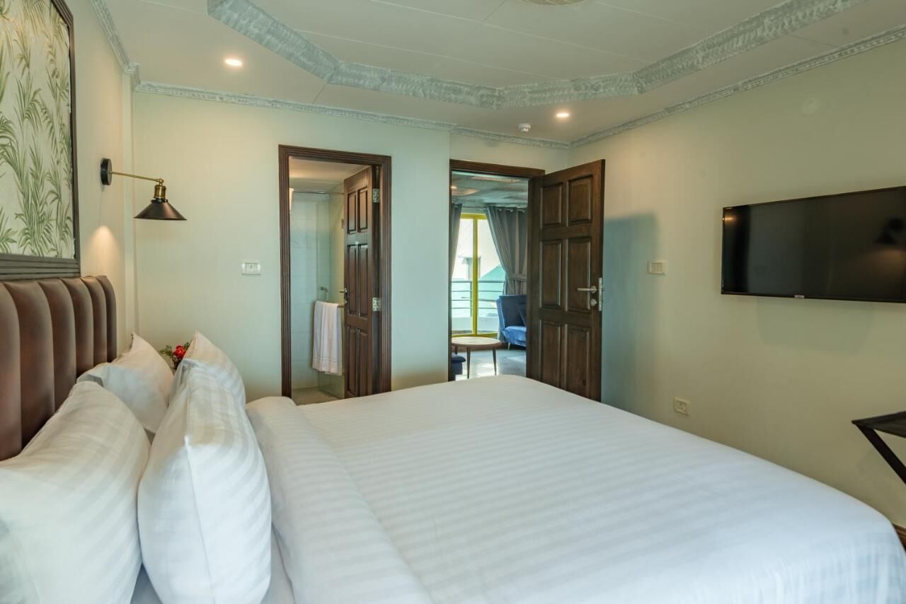 Cecil by Pearl Continental
