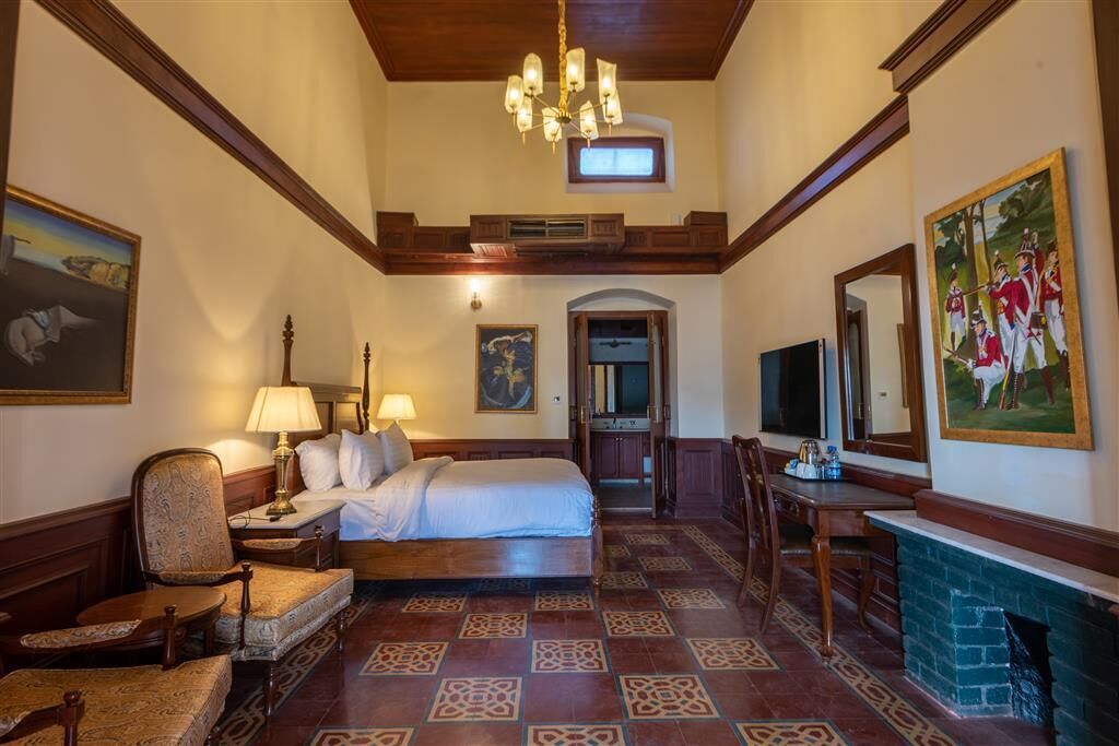 Cecil by Pearl Continental