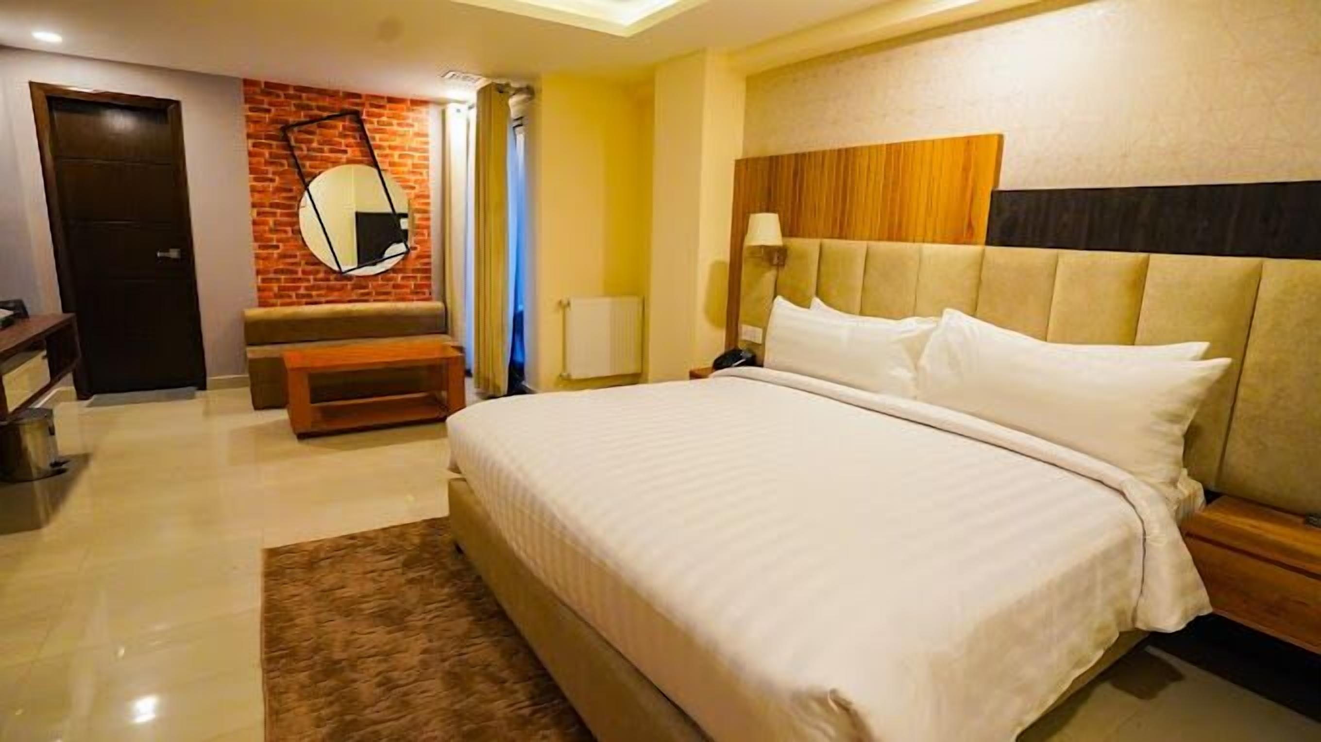 Fiora Hotel