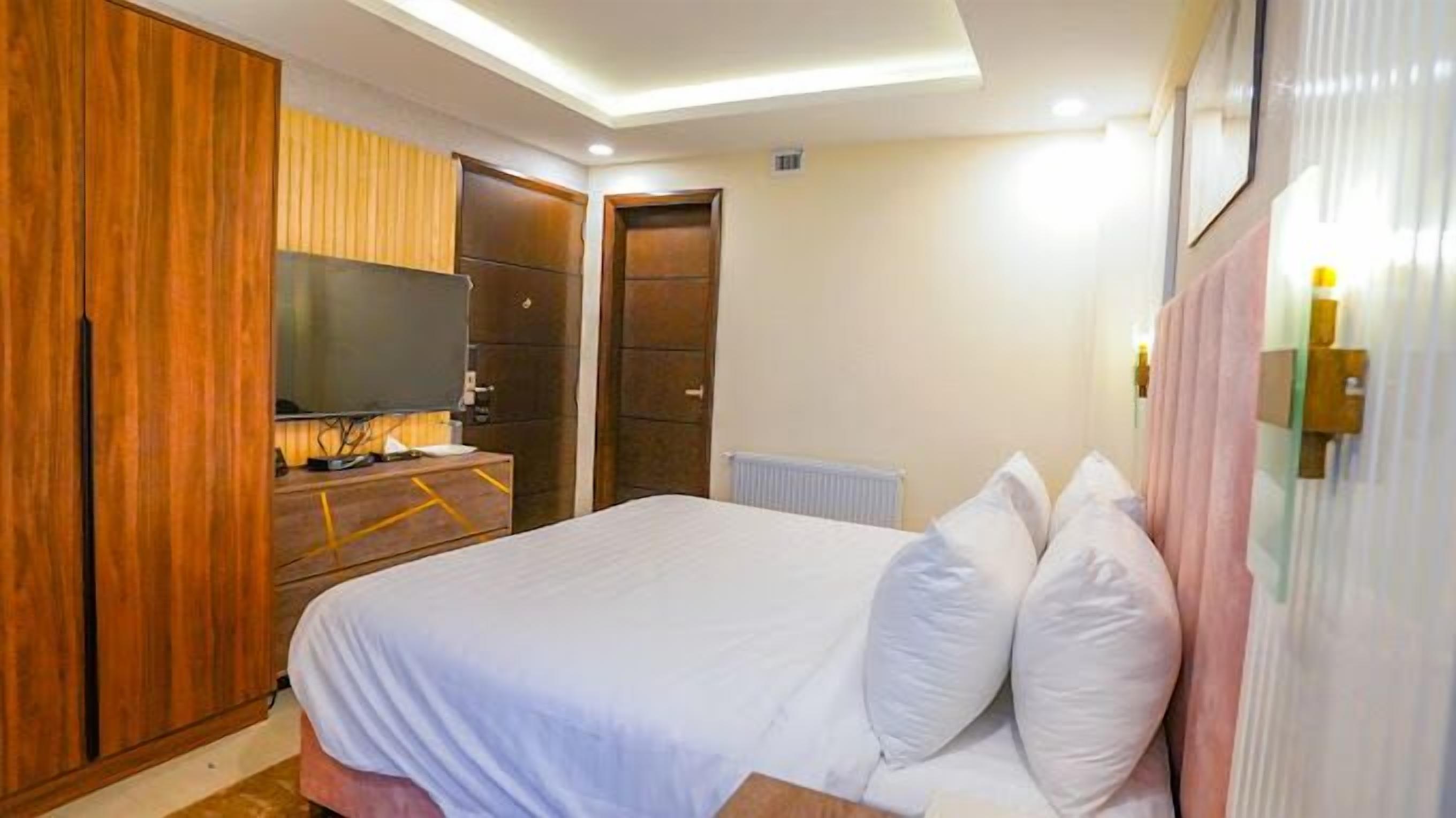 Fiora Hotel