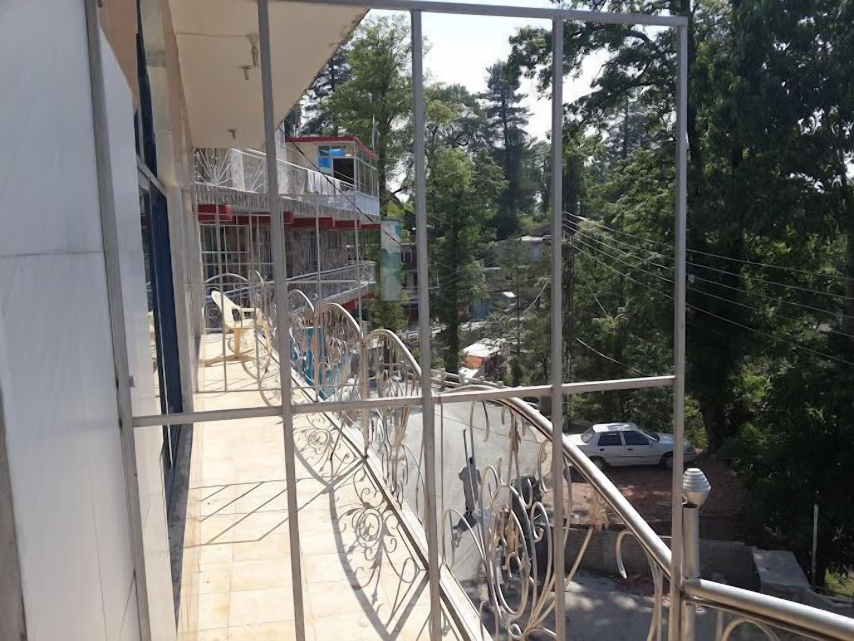 Hotel Fakhar International Murree