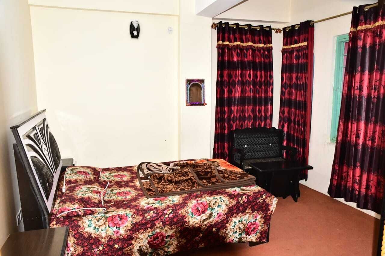 Kashmir Heights Hotel And Restaurant