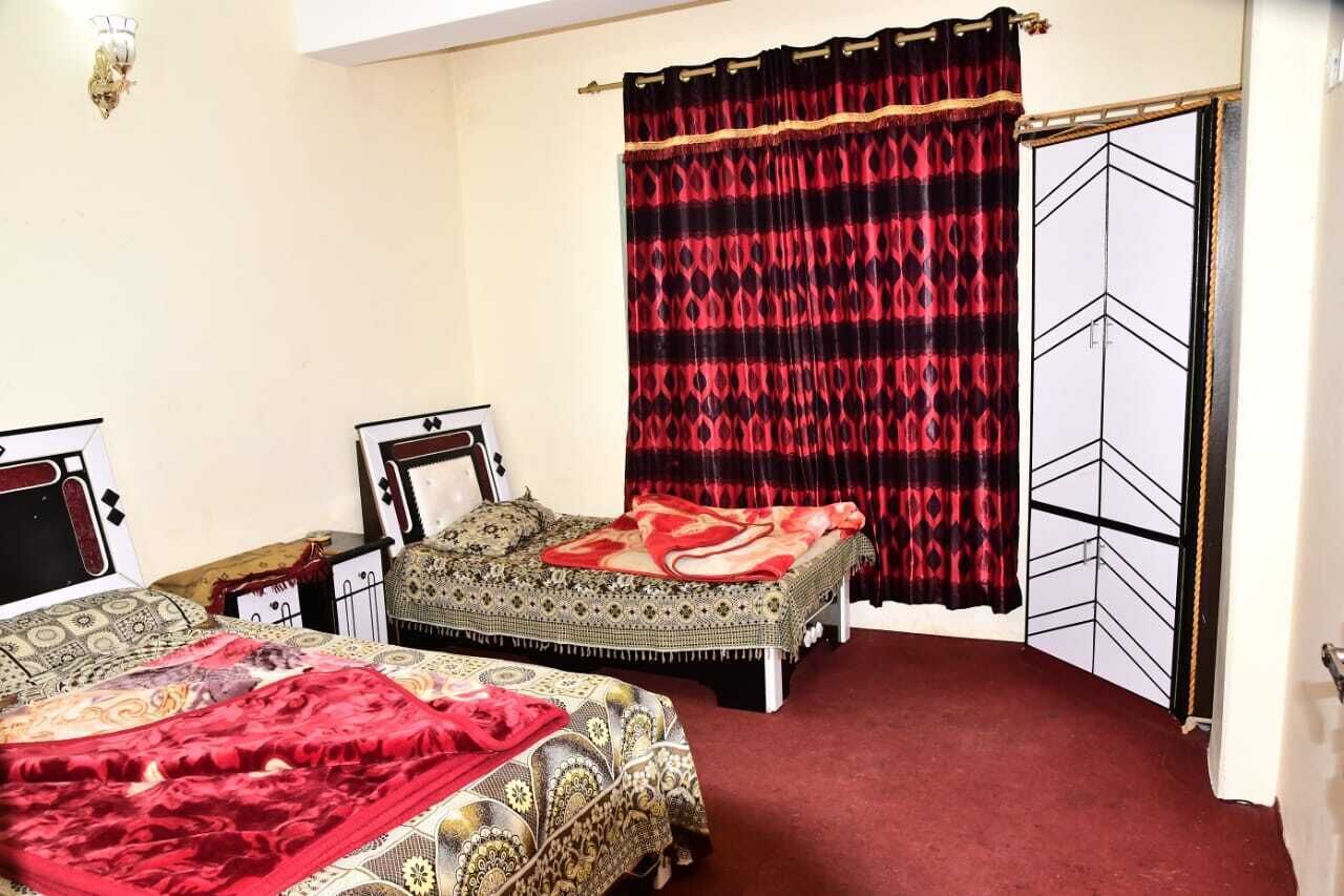 Kashmir Heights Hotel And Restaurant