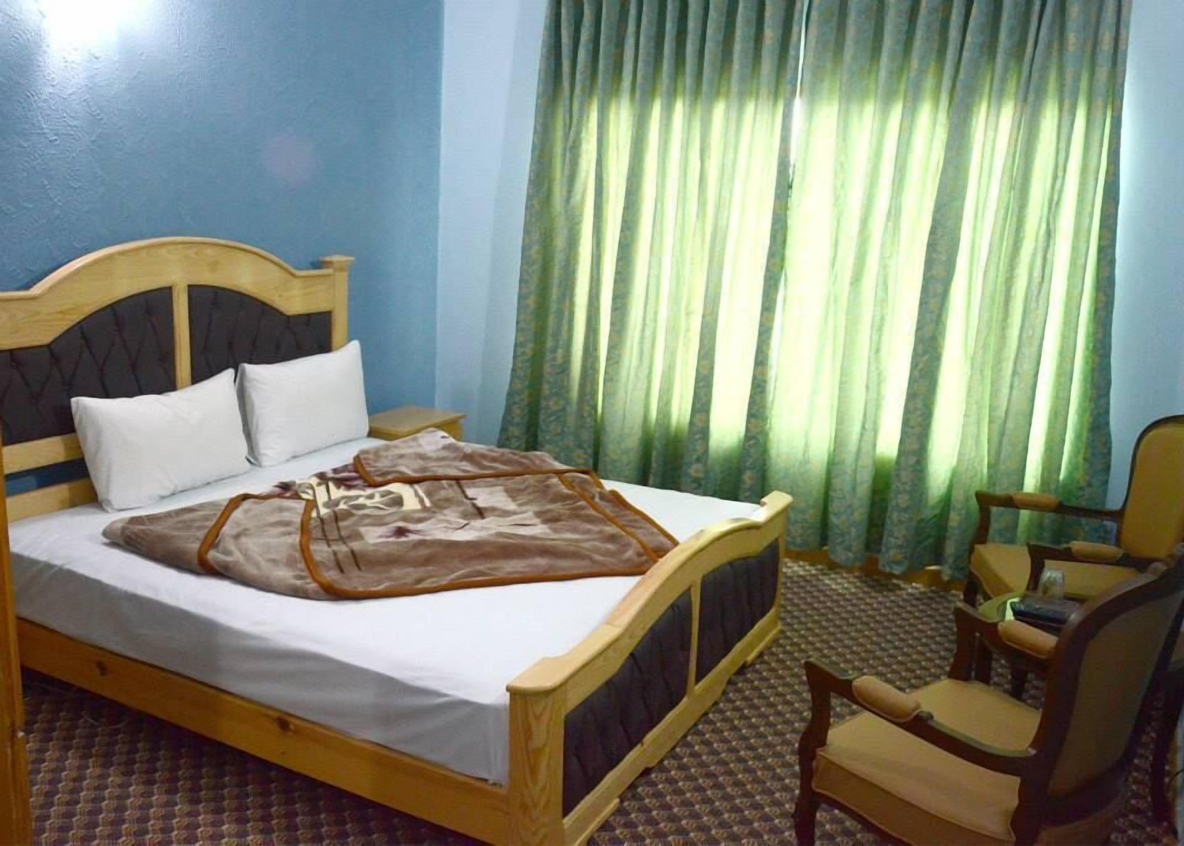 Hotel DeManchi