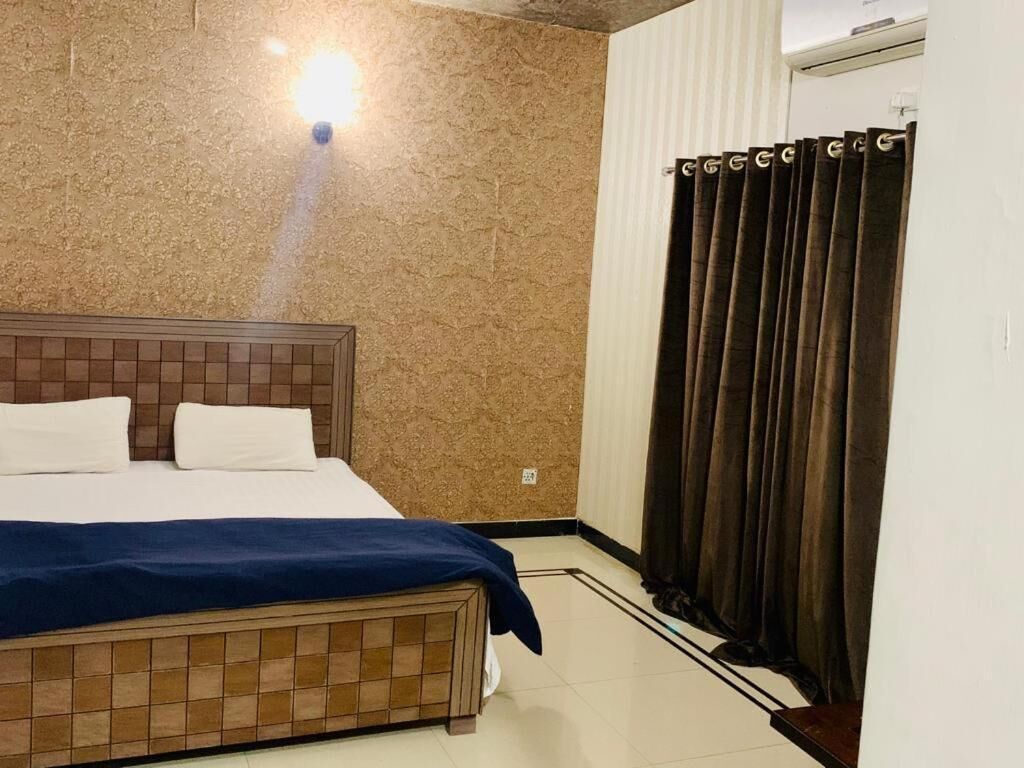Moon Light Guest House