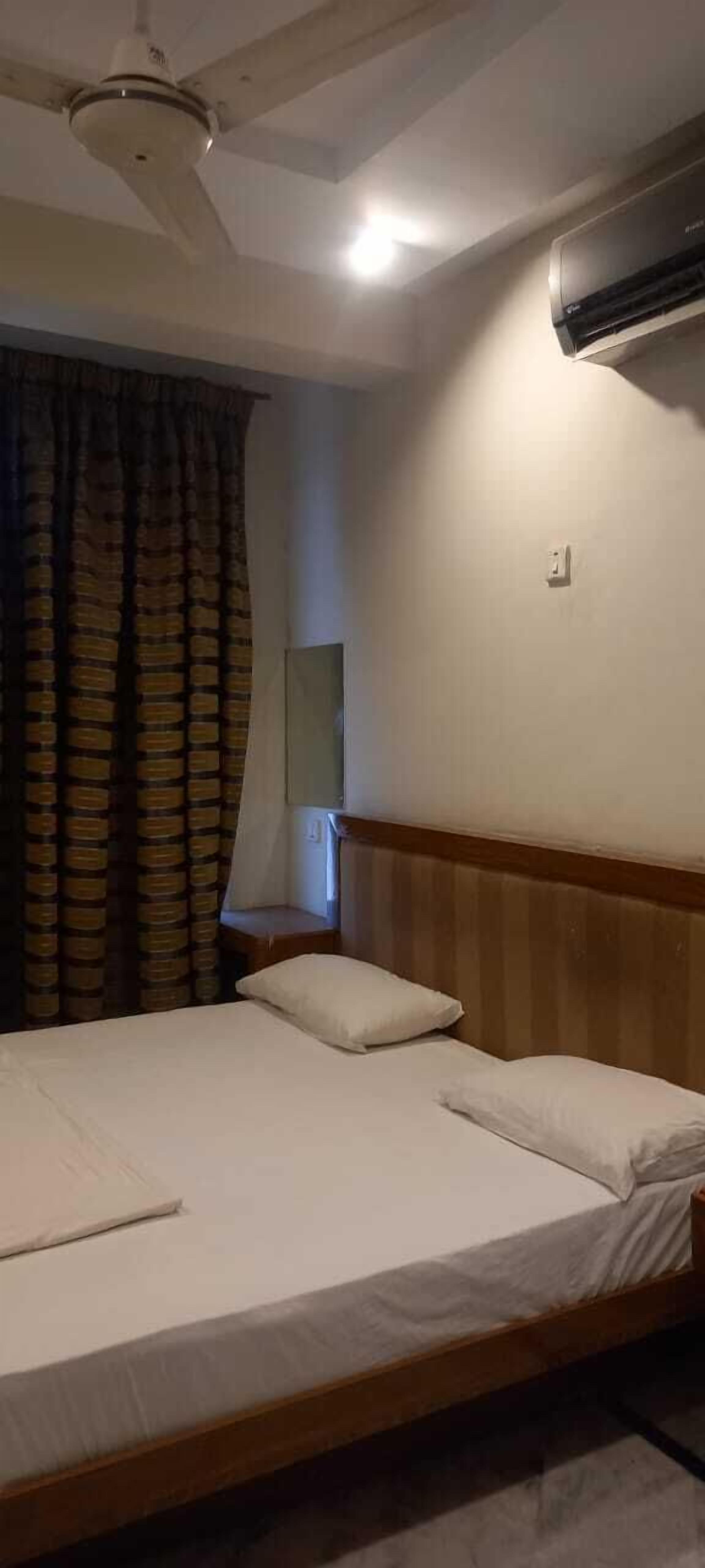Pine View Hotel
