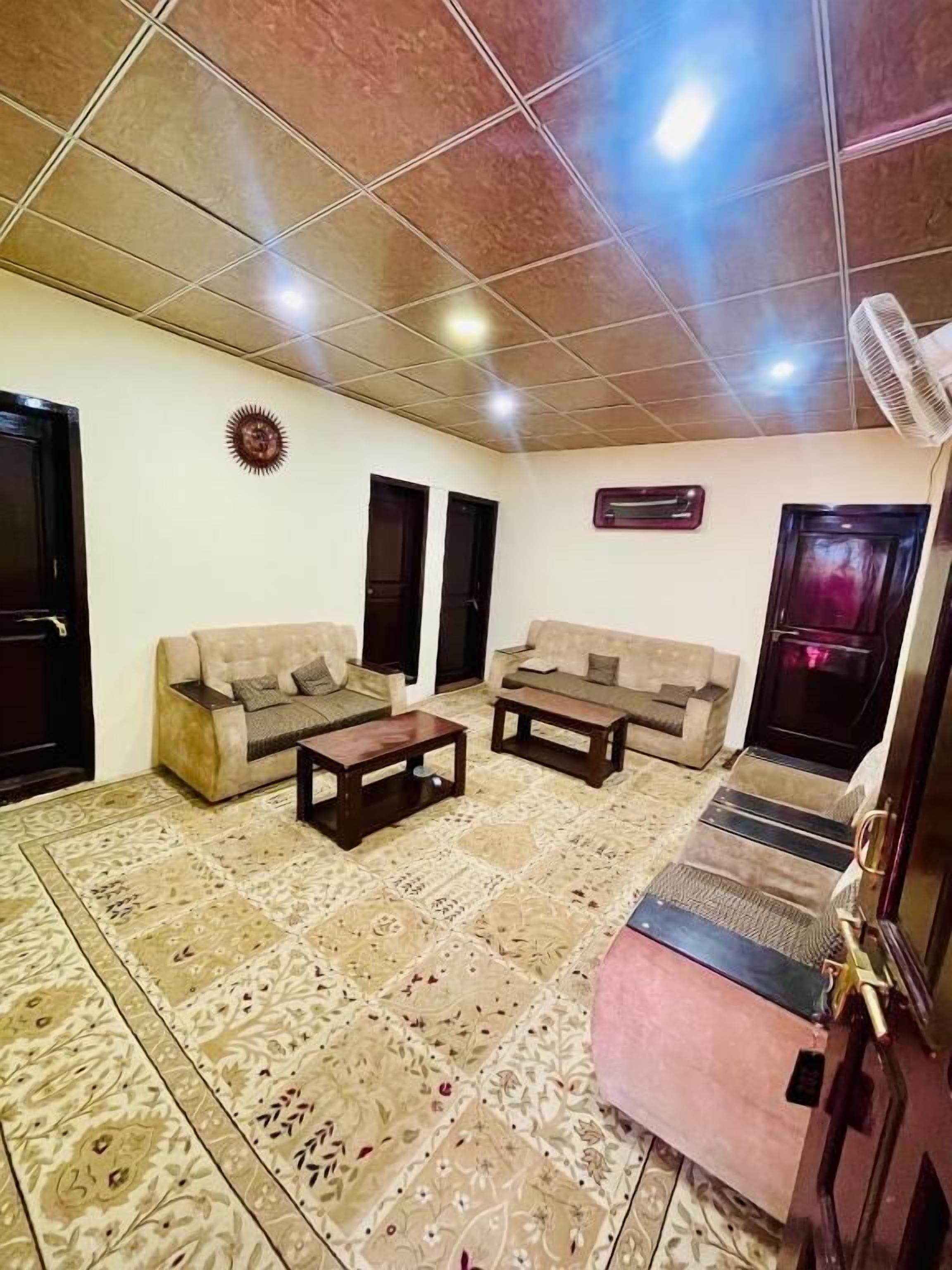 Hotel Golden Eyes & Restaurant