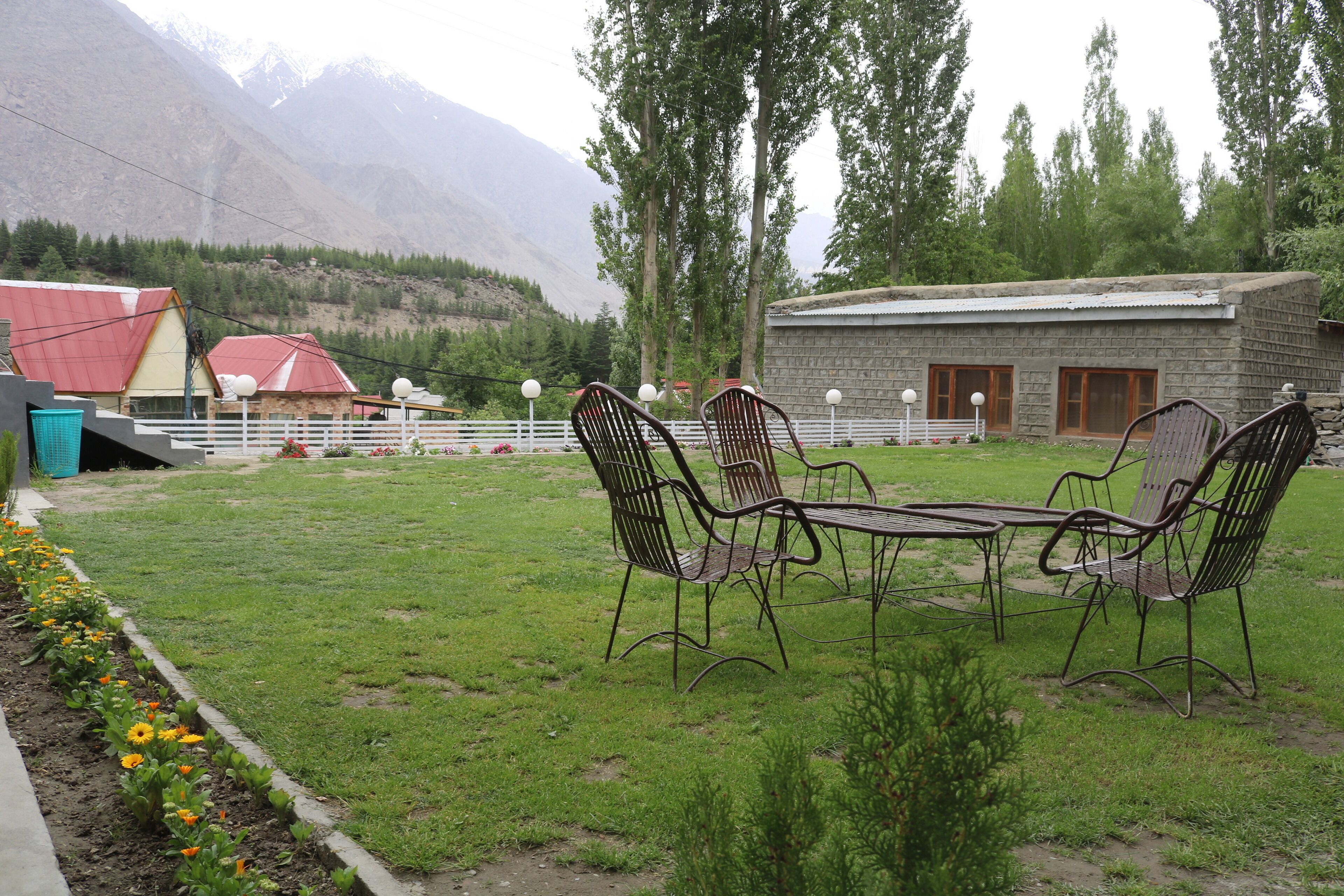 Kachura Inn Hotel