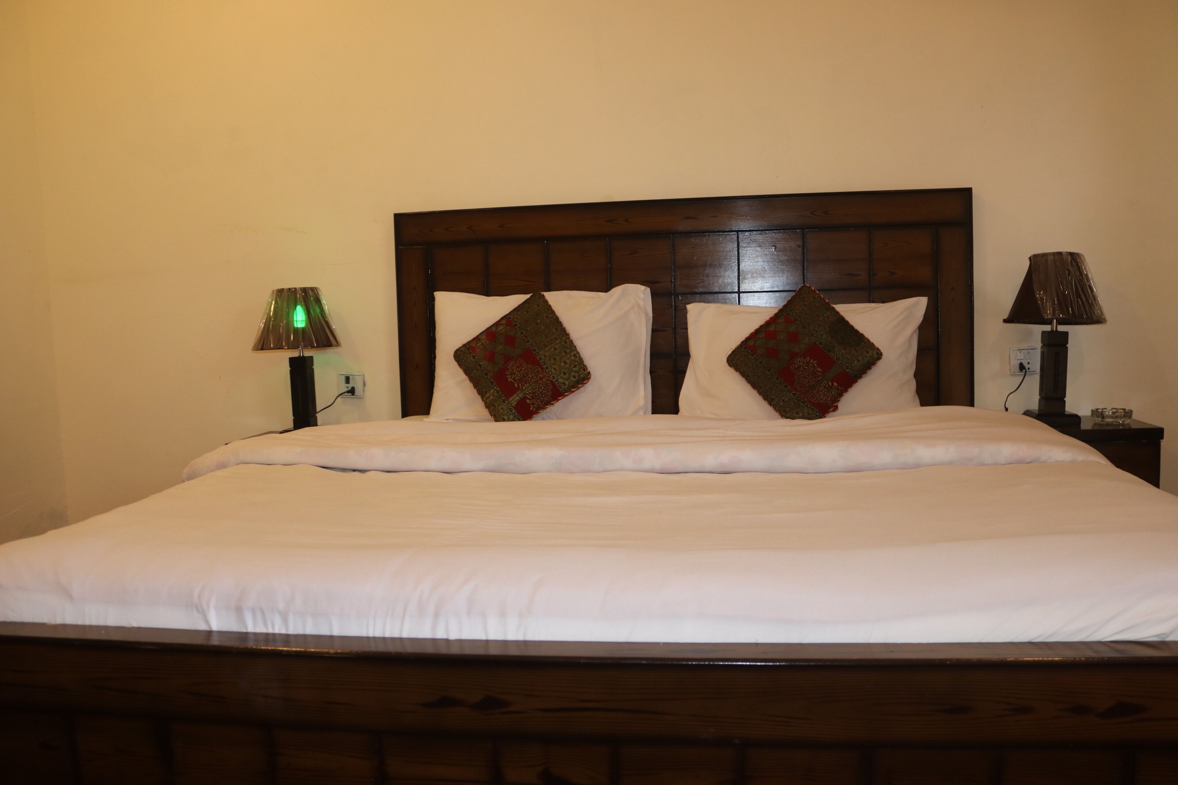 Kachura Inn Hotel