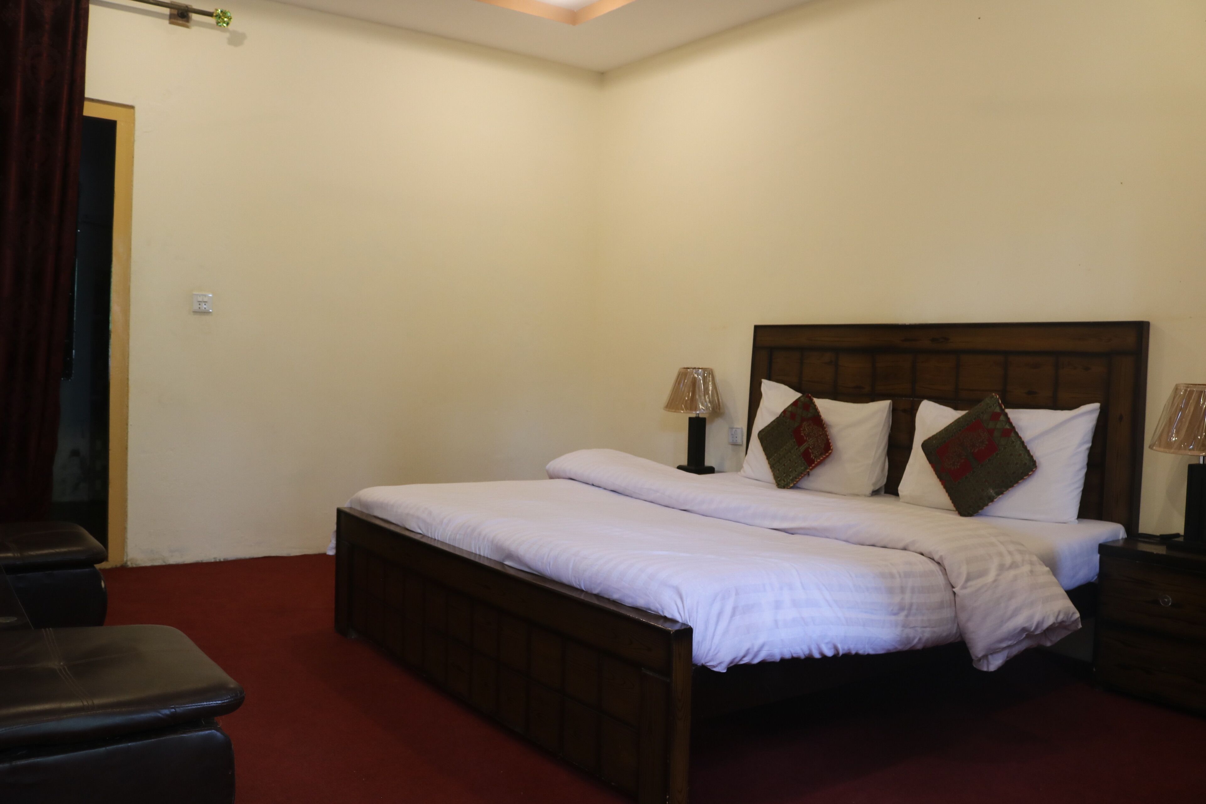 Kachura Inn Hotel
