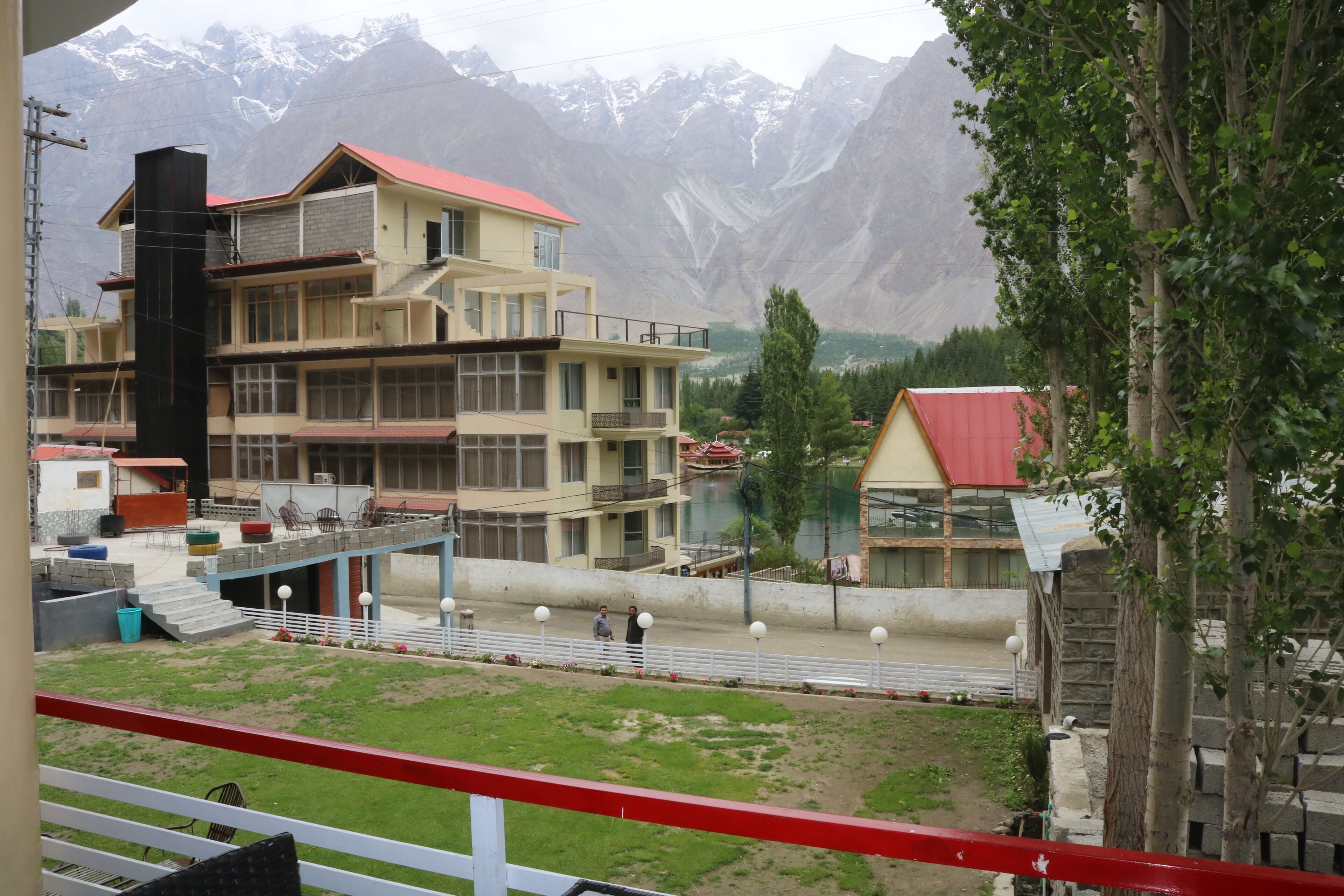Kachura Inn Hotel