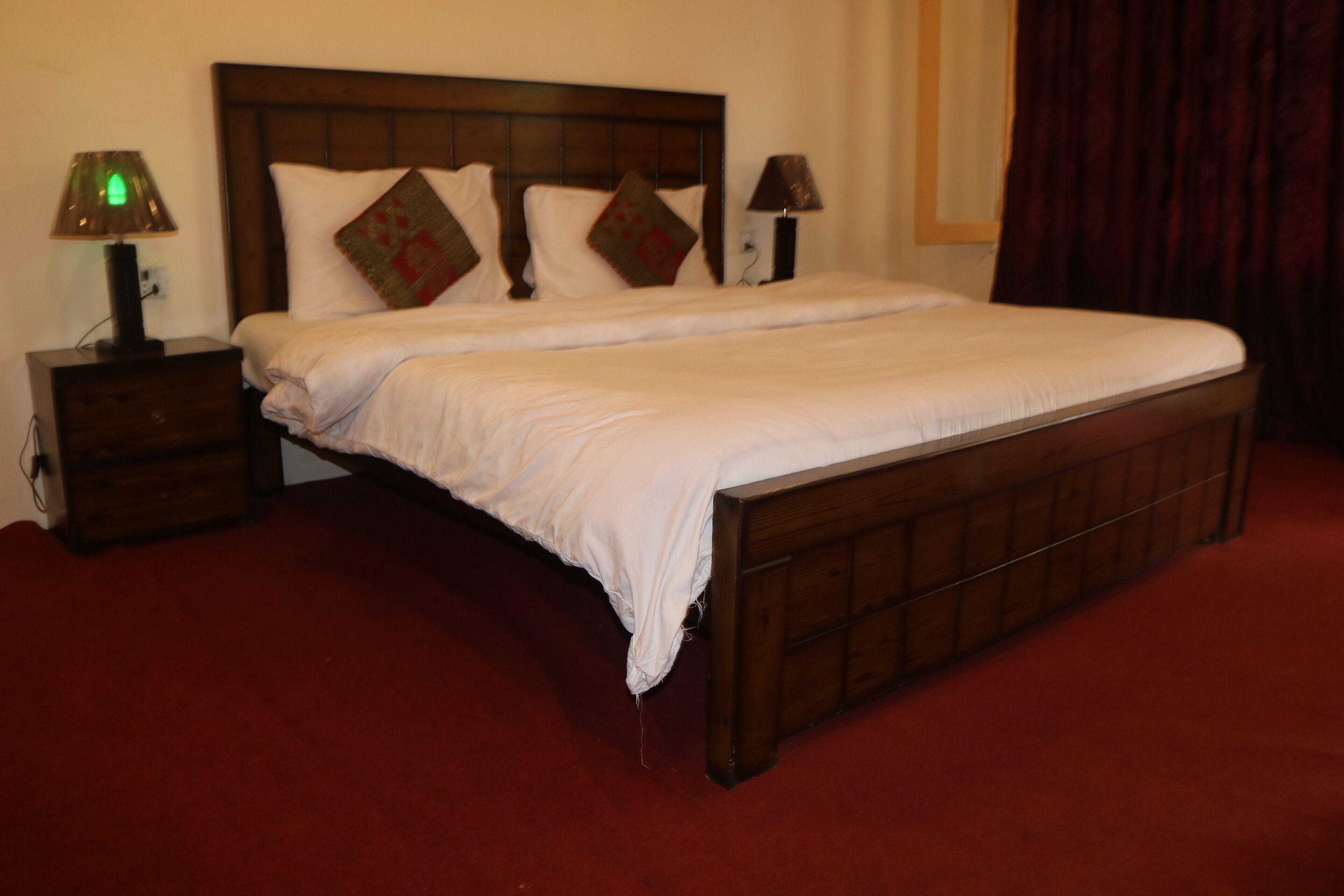 Kachura Inn Hotel