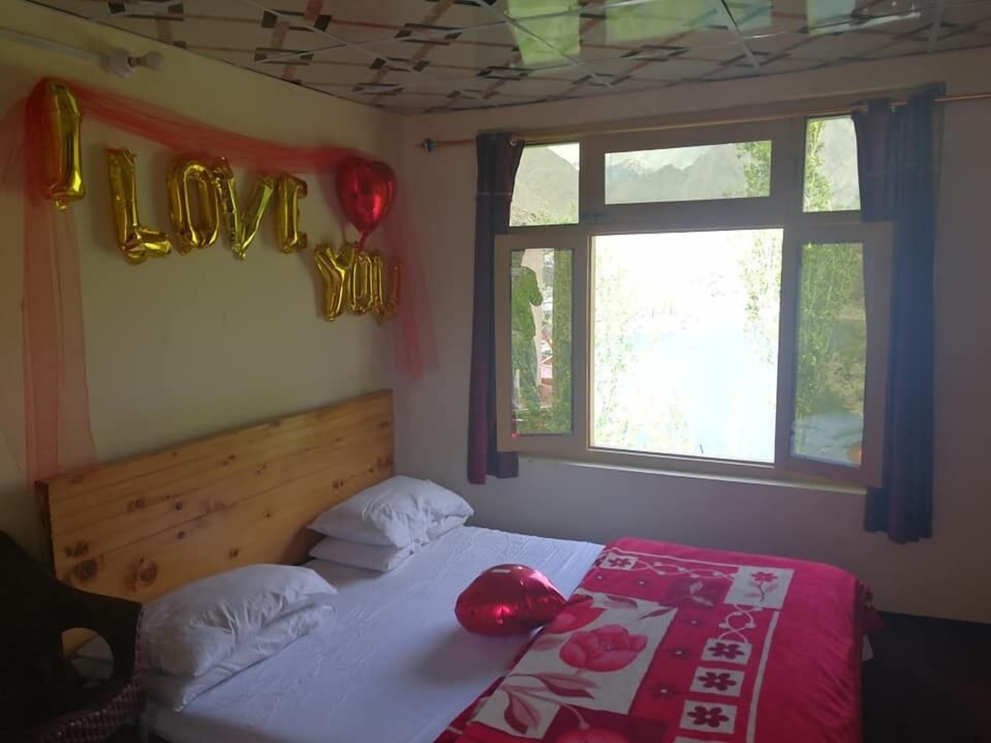 Sarkar Hotel