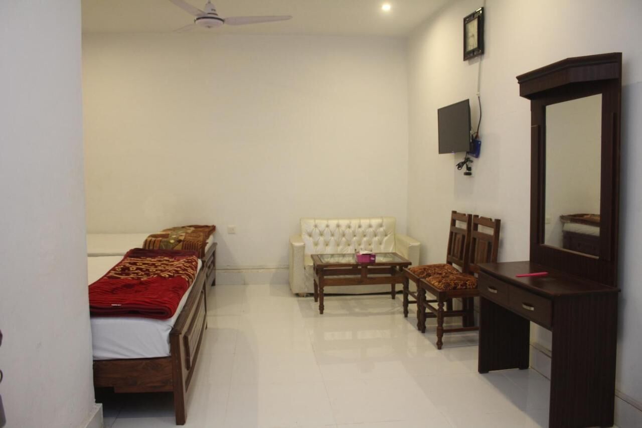 Pakistan Club Inn