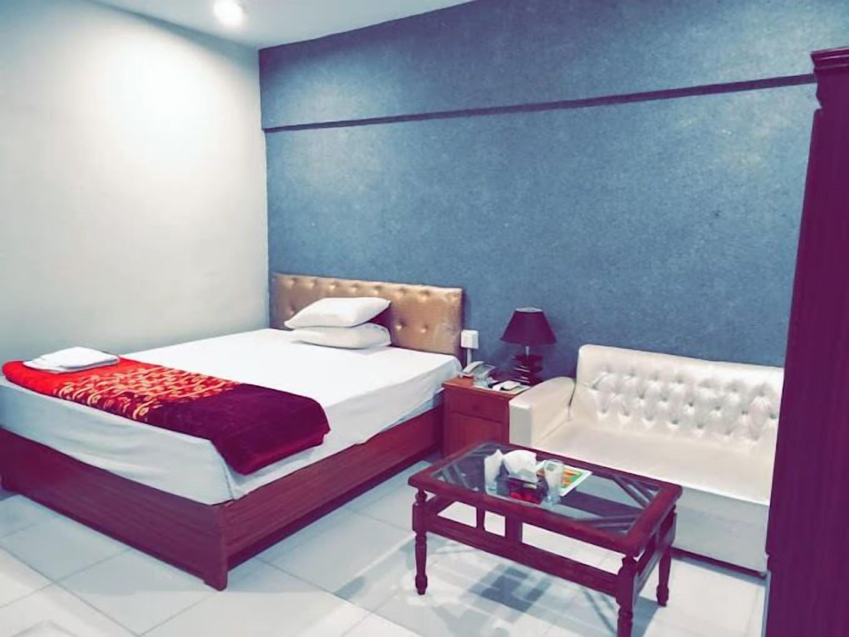 Pakistan Club Inn