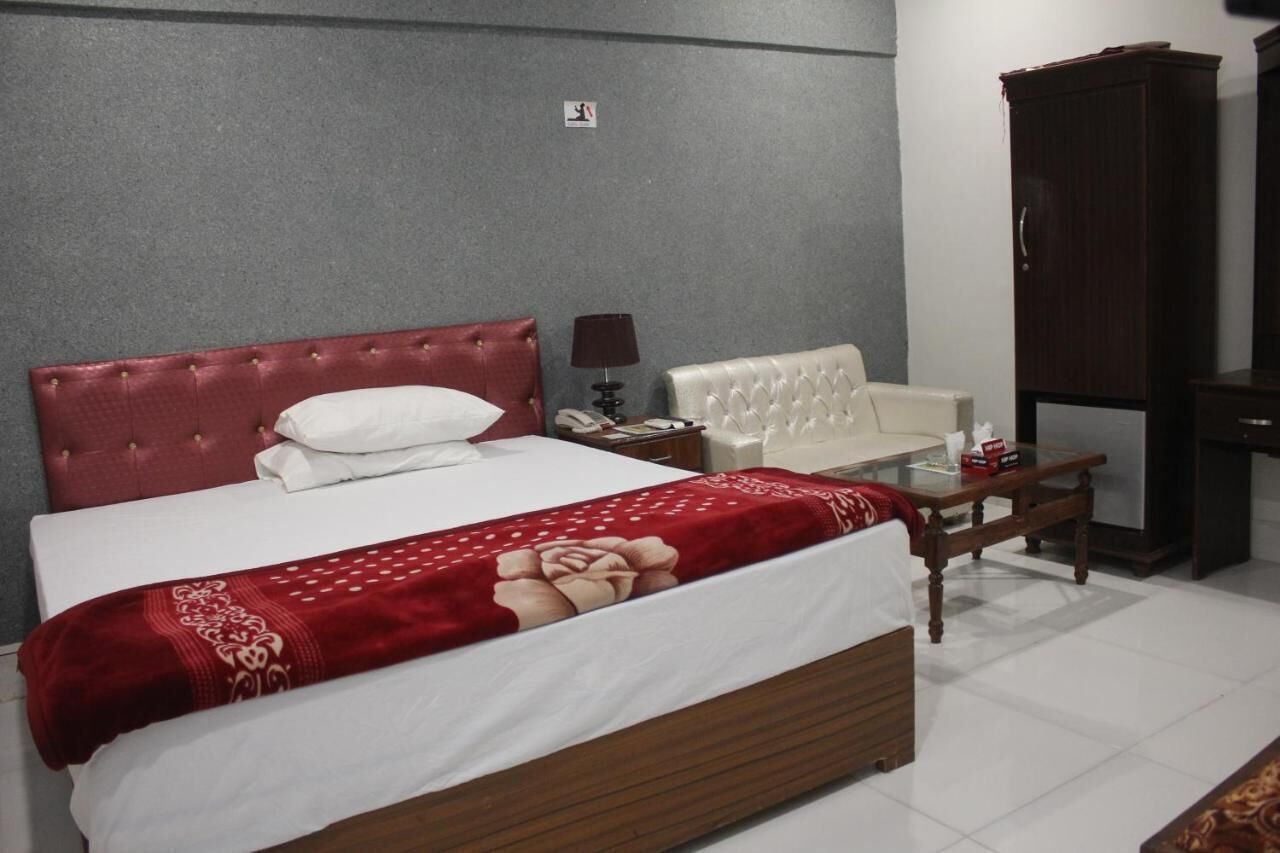 Pakistan Club Inn