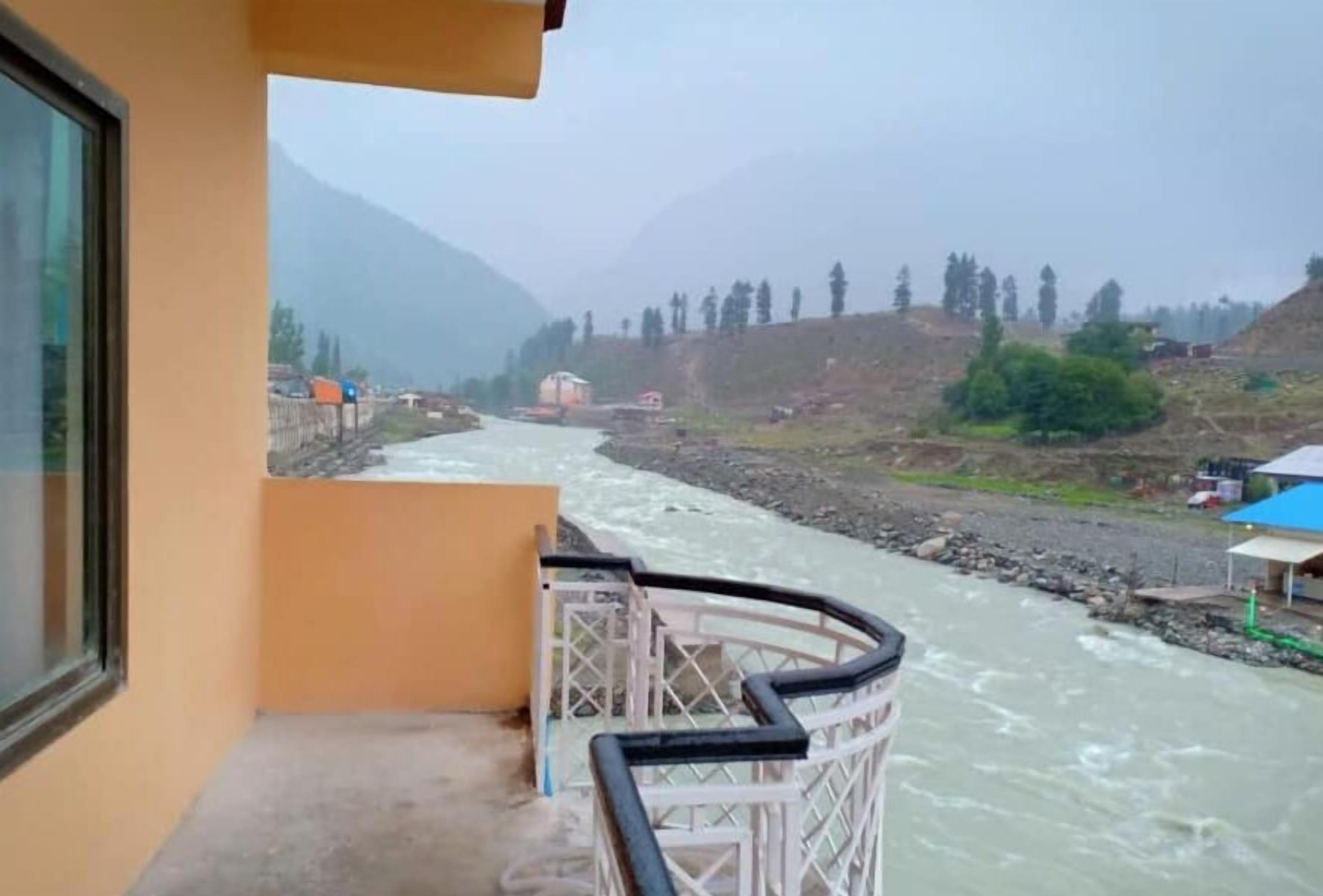 Hotel Lord's Palace Kalam