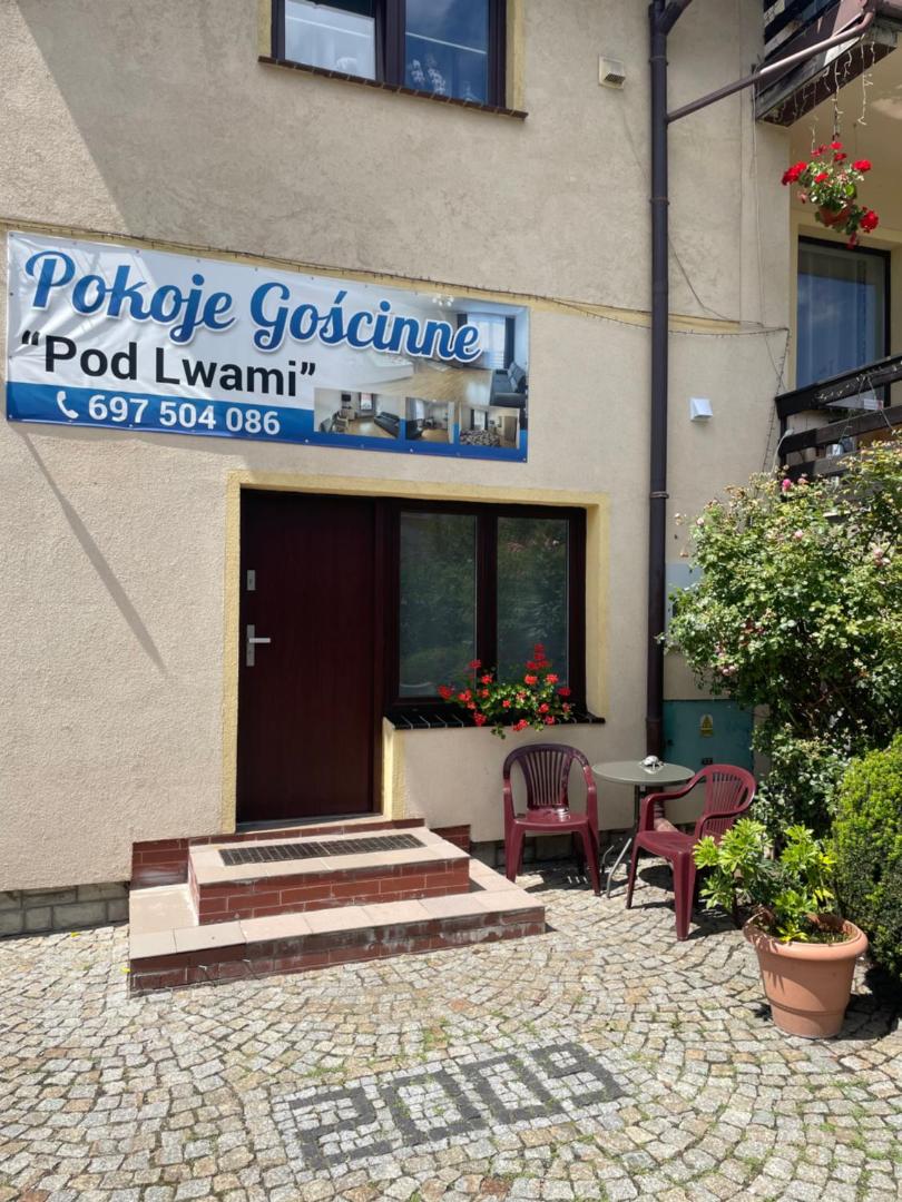 Pokoje Goscinne Pod Lwami