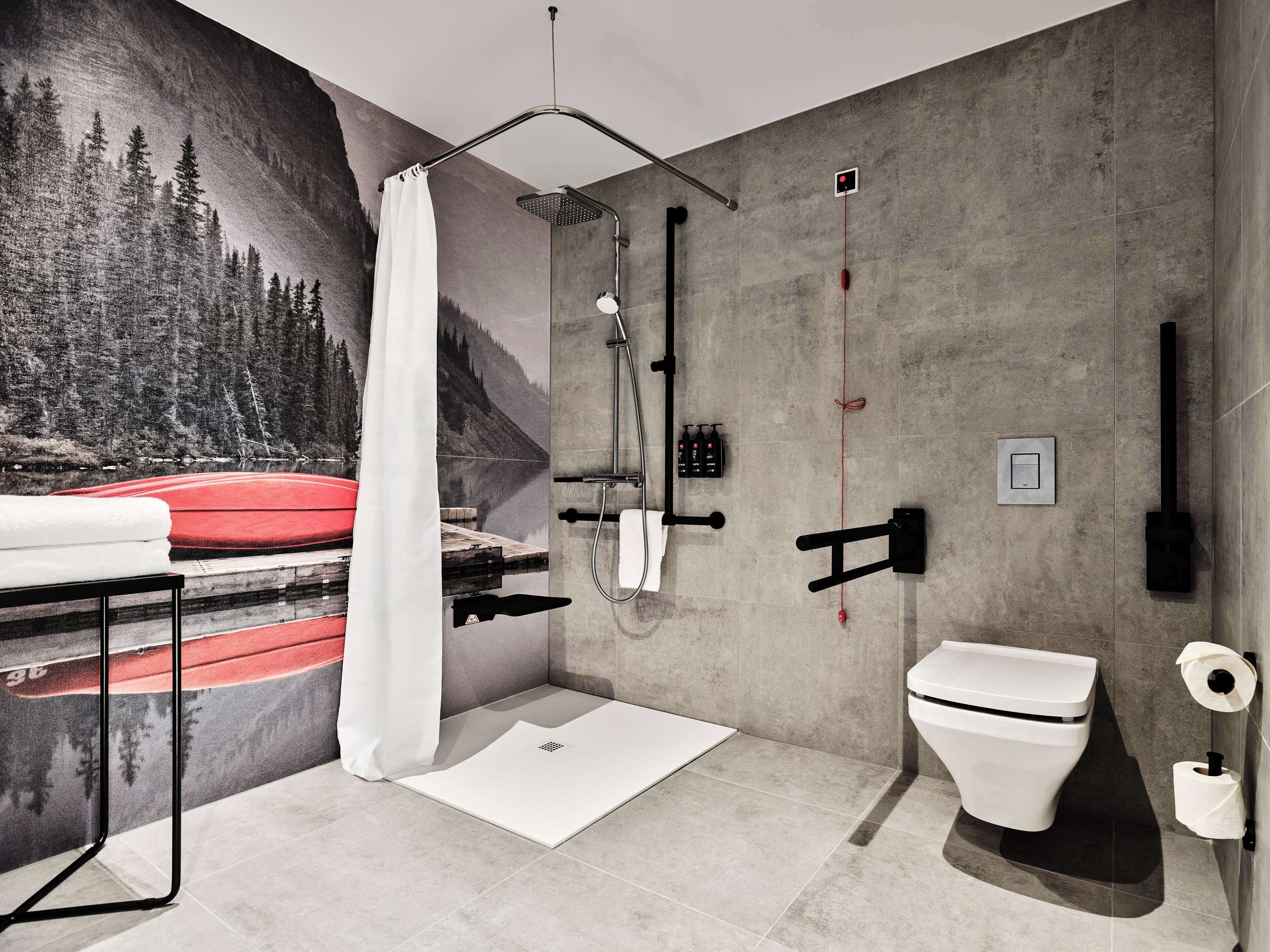 Radisson Red Hotel & Radisson Red Apartments Krakow