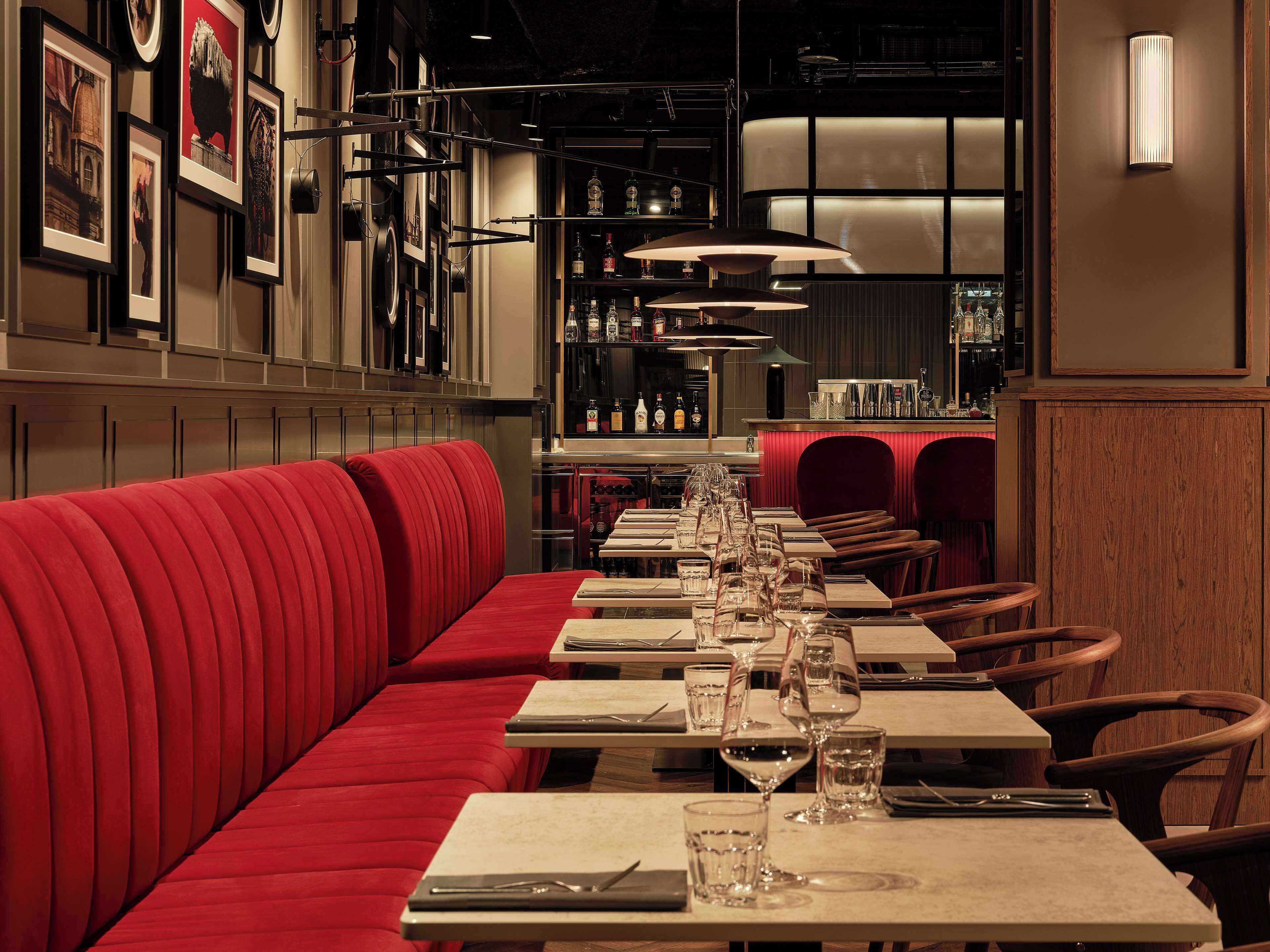 Radisson Red Hotel & Radisson Red Apartments Krakow