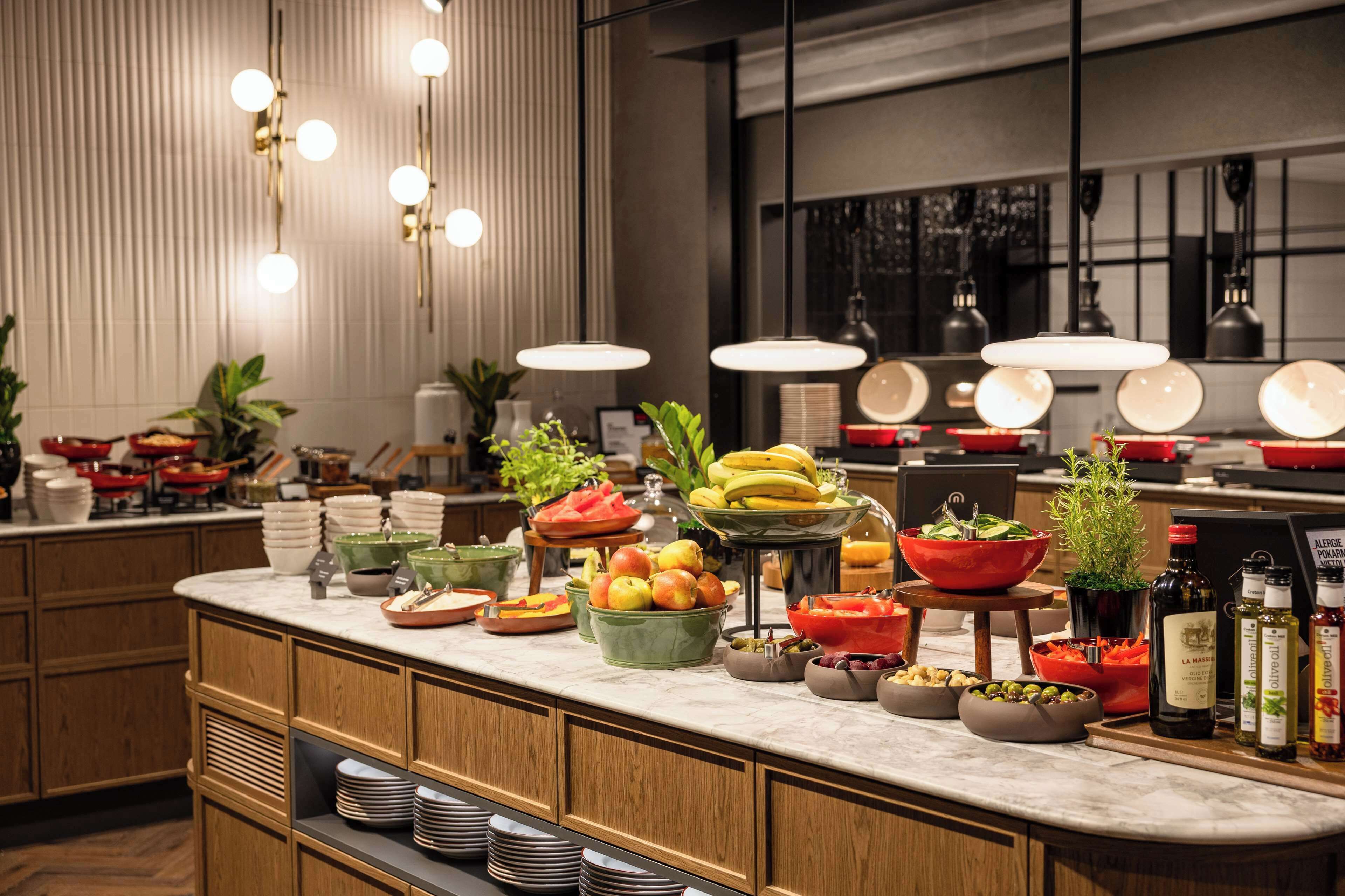 Radisson Red Hotel & Radisson Red Apartments Krakow