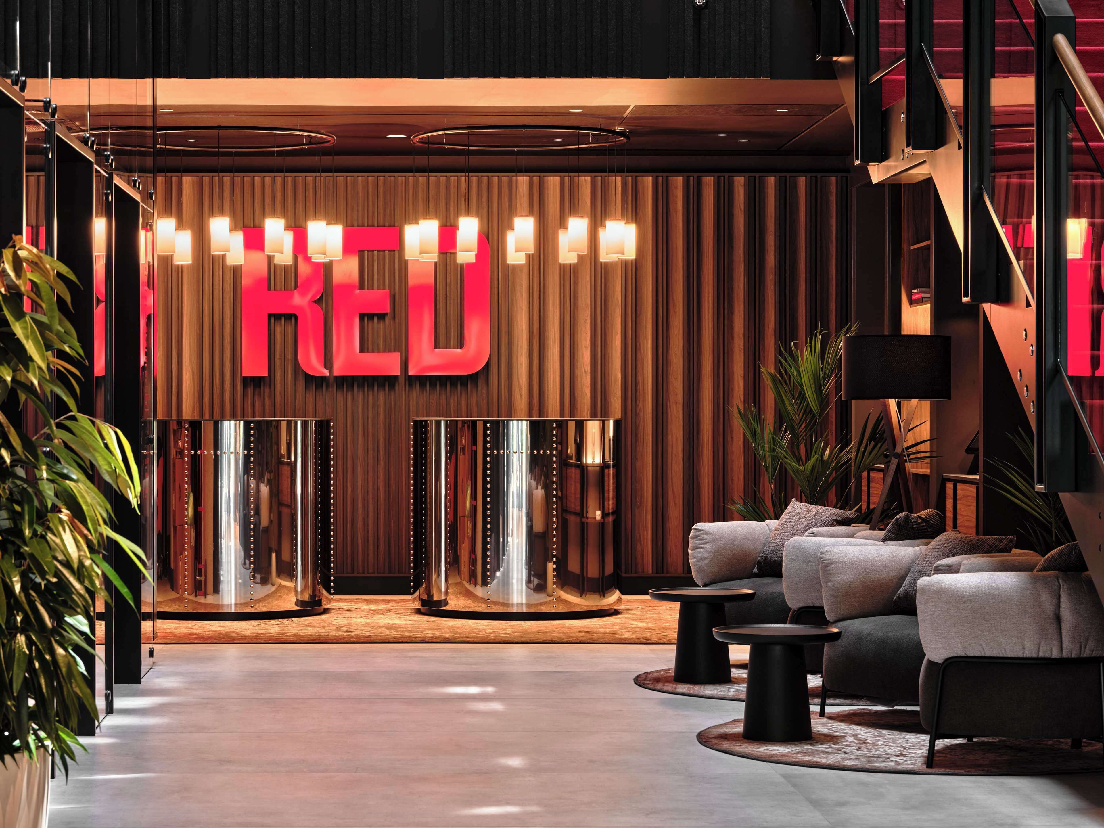 Radisson Red Hotel & Radisson Red Apartments Krakow