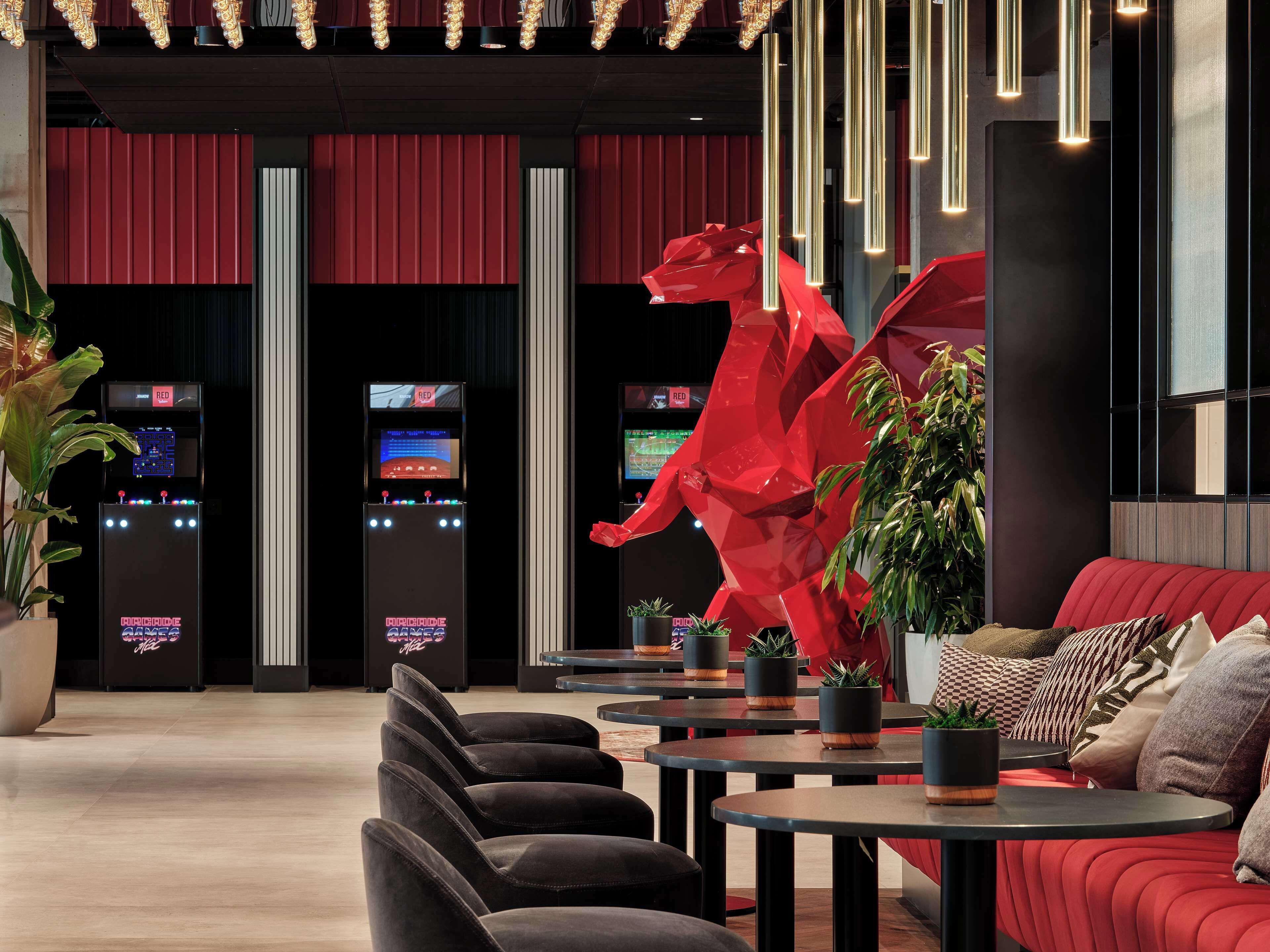 Radisson Red Hotel & Radisson Red Apartments Krakow