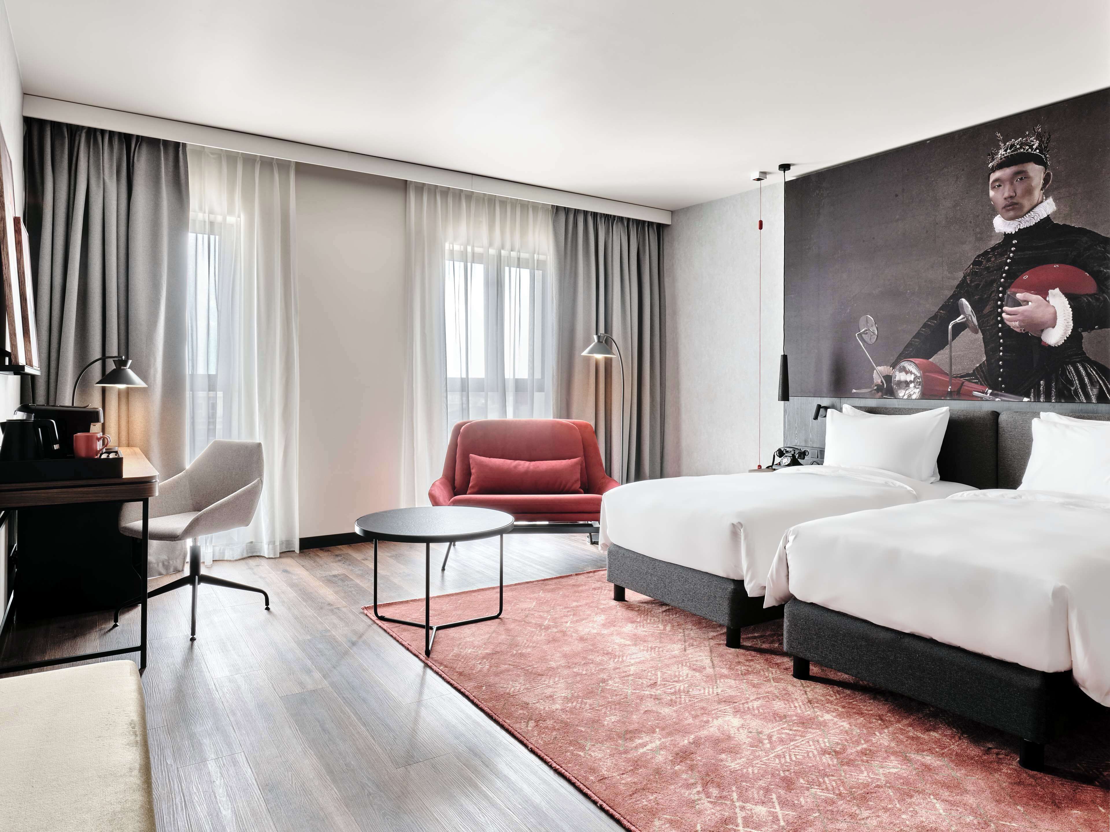 Radisson Red Hotel & Radisson Red Apartments Krakow