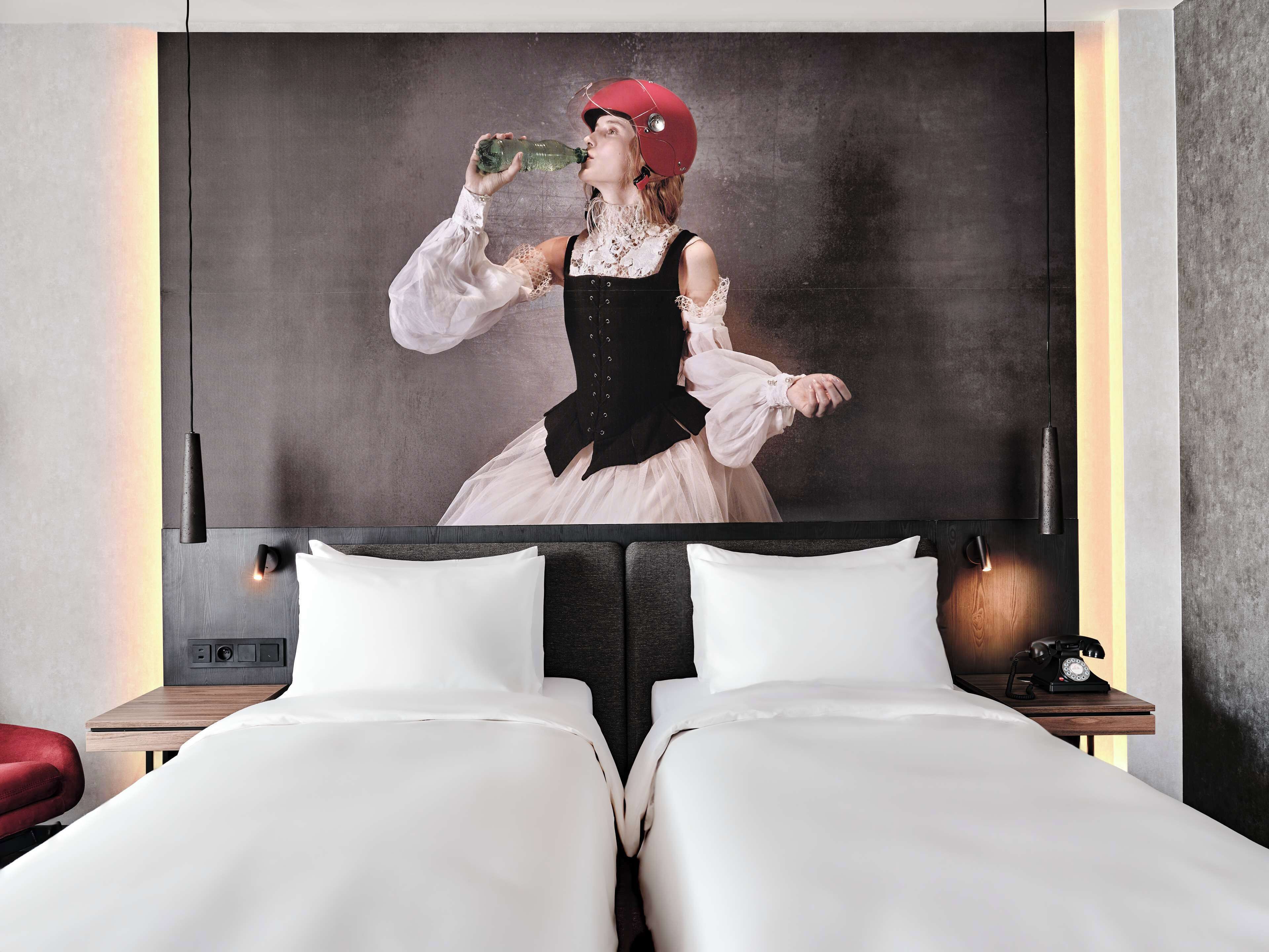 Radisson Red Hotel & Radisson Red Apartments Krakow