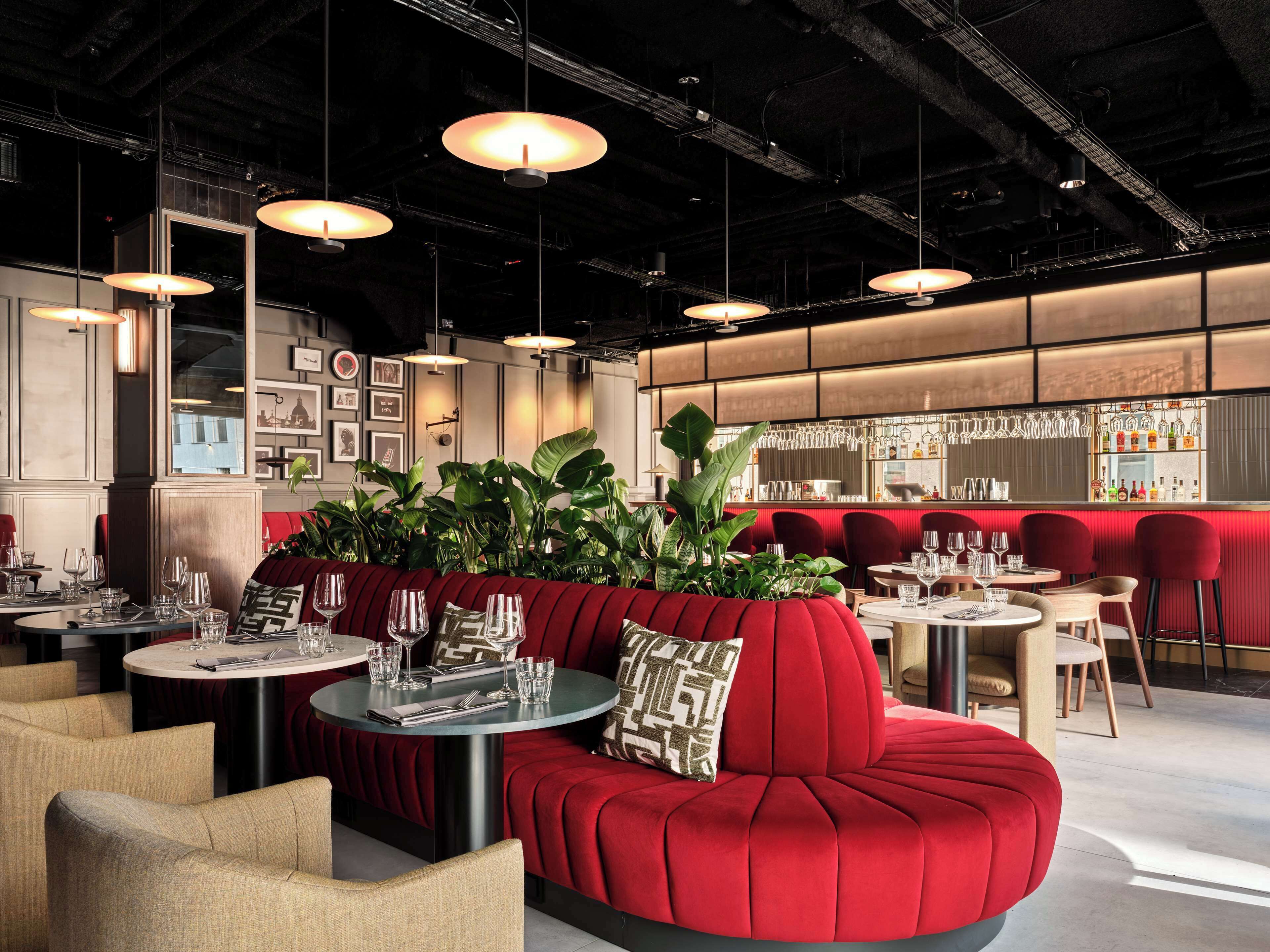 Radisson Red Hotel & Radisson Red Apartments Krakow