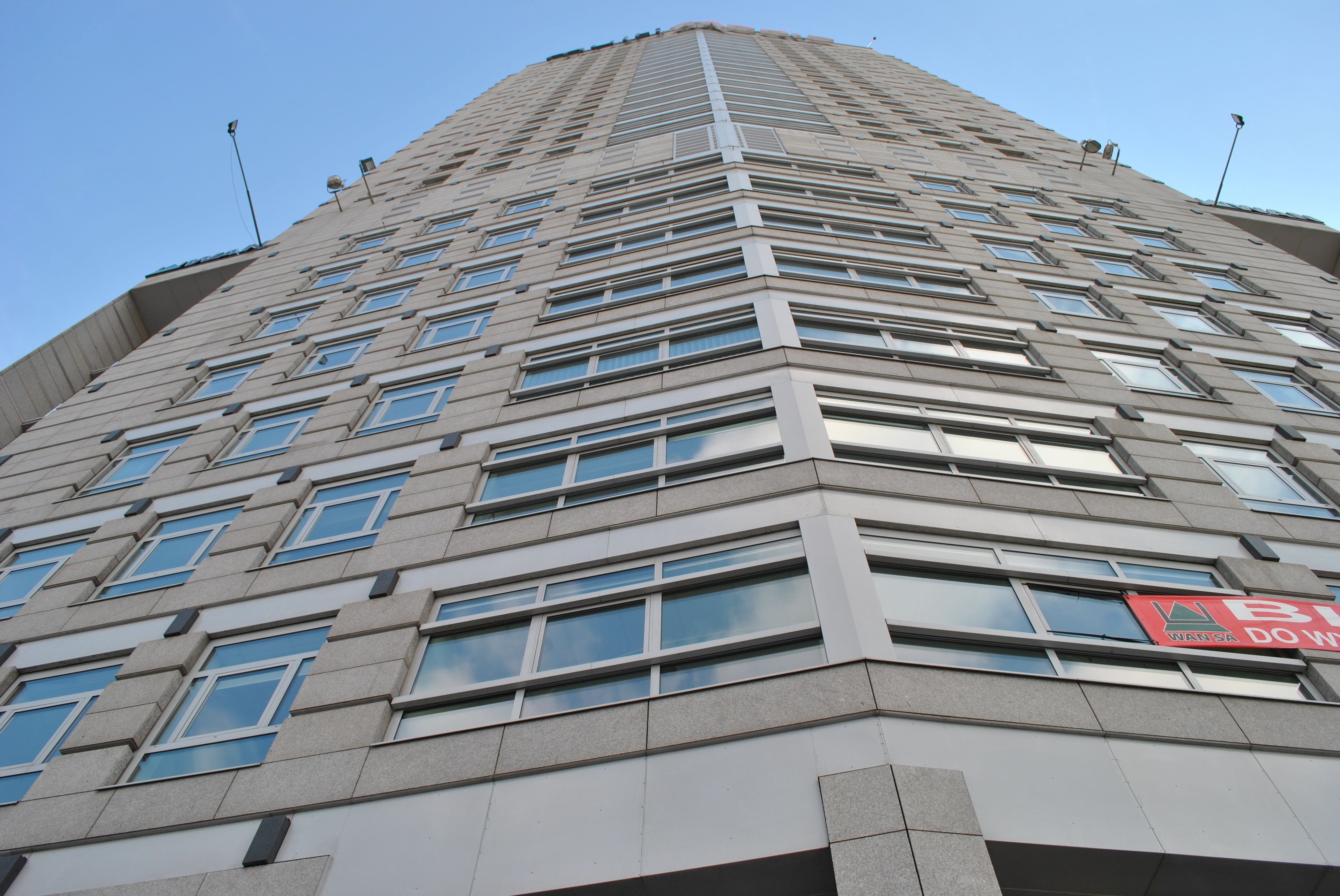 Babka Tower by Warsaw Apartments