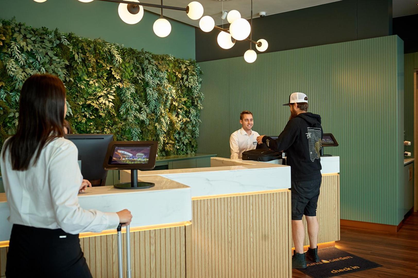 Sound Garden Hotel Warsaw Airport