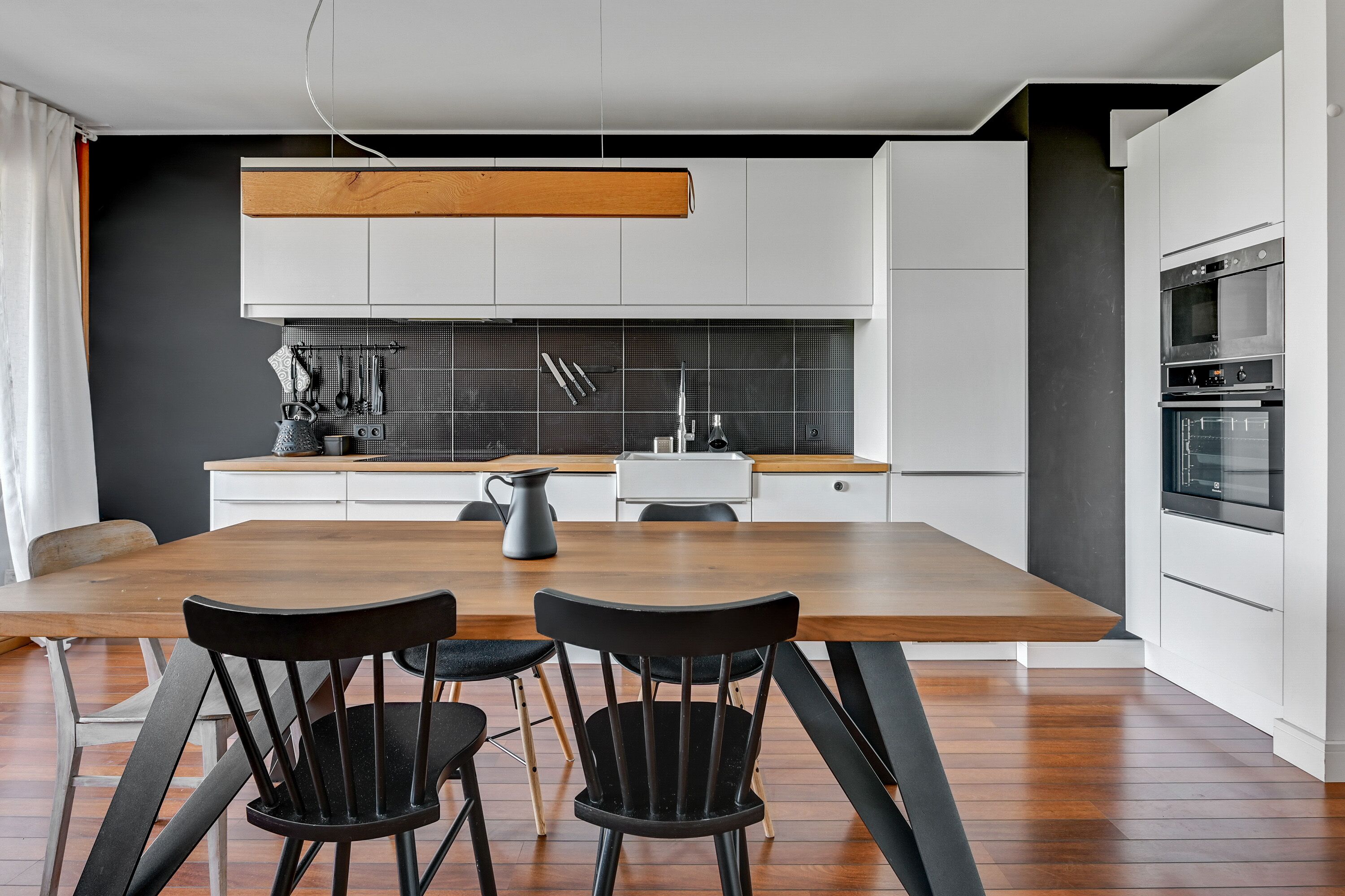 Aura by Downtown Apartments