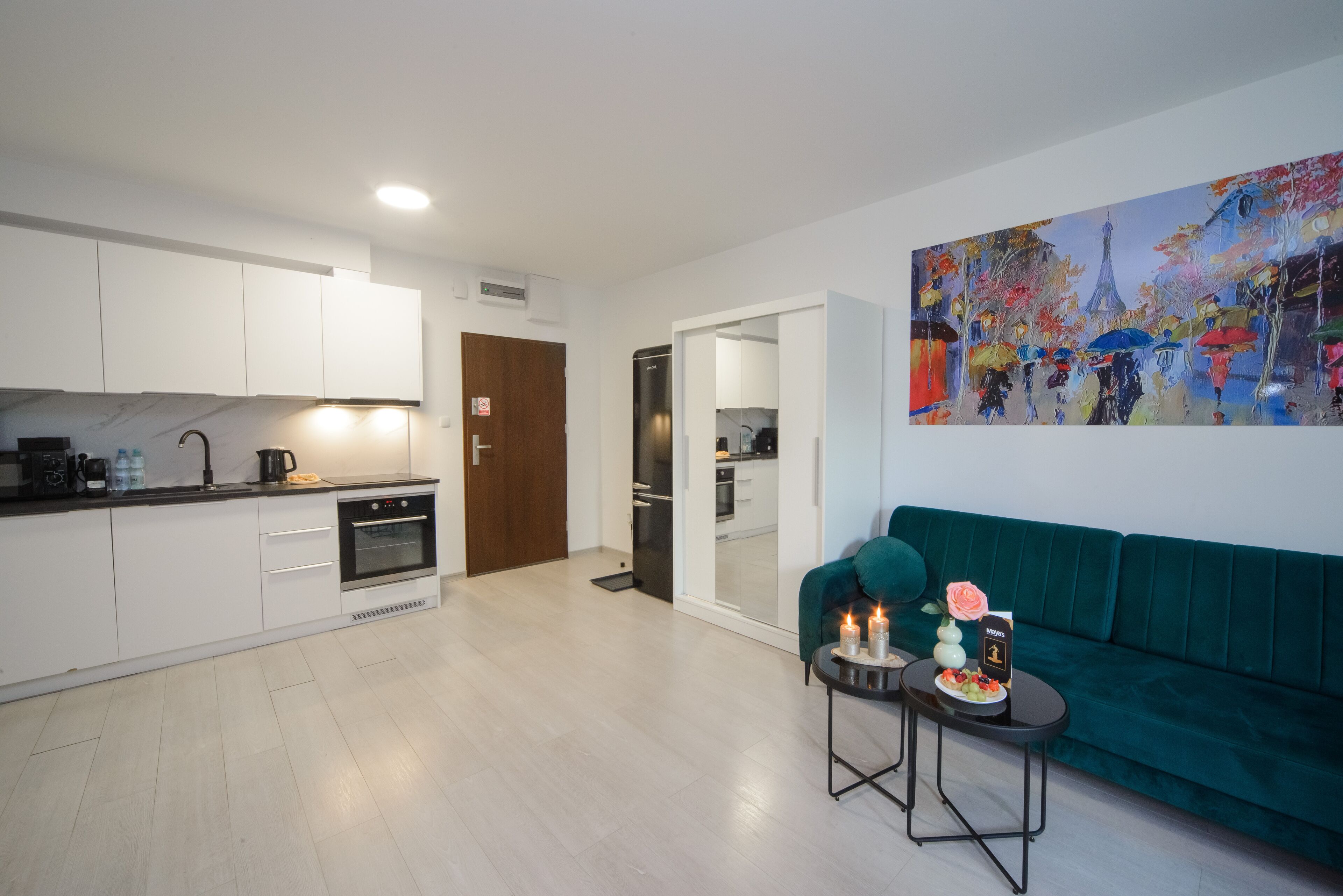 Maya's Apartments