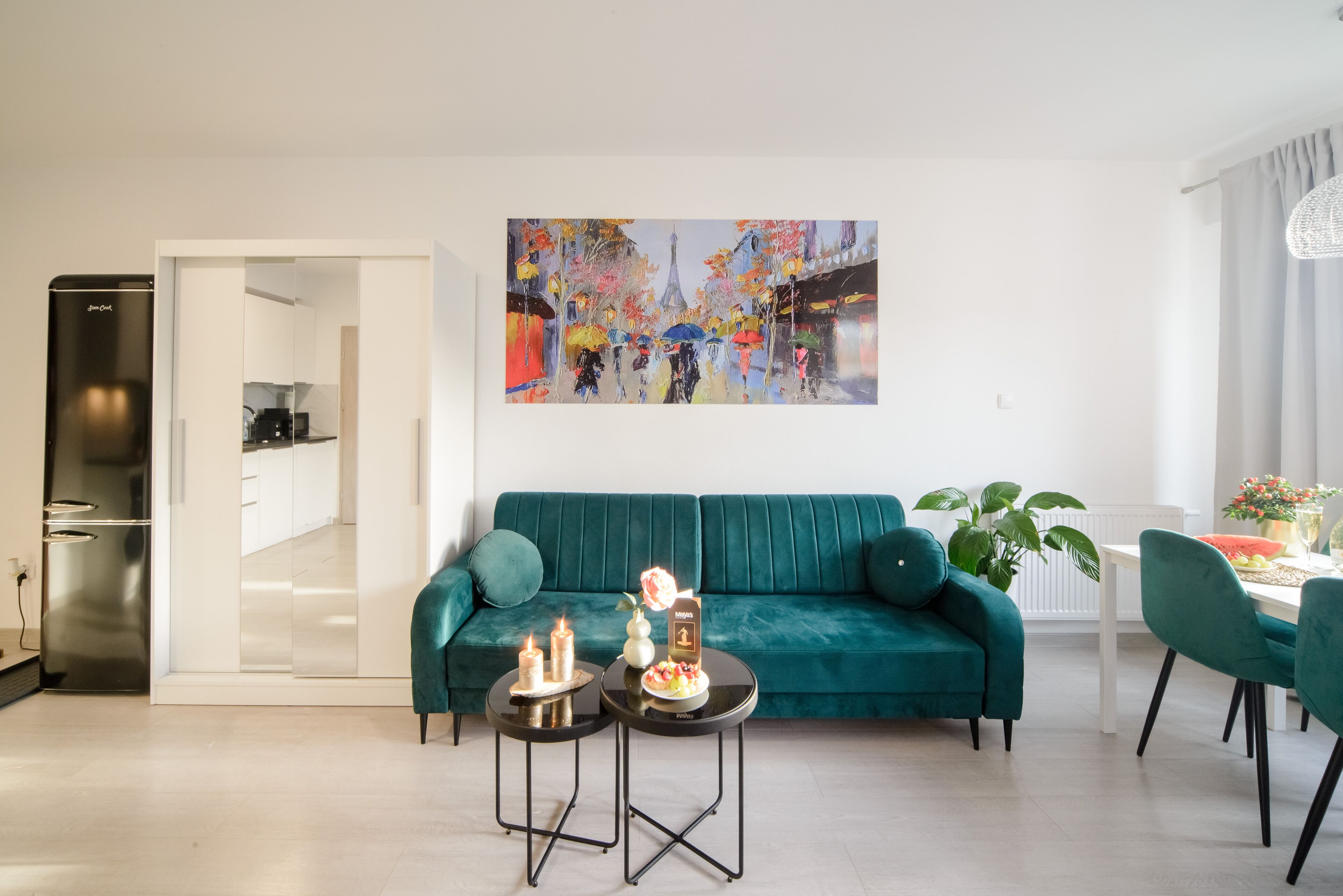 Maya's Apartments