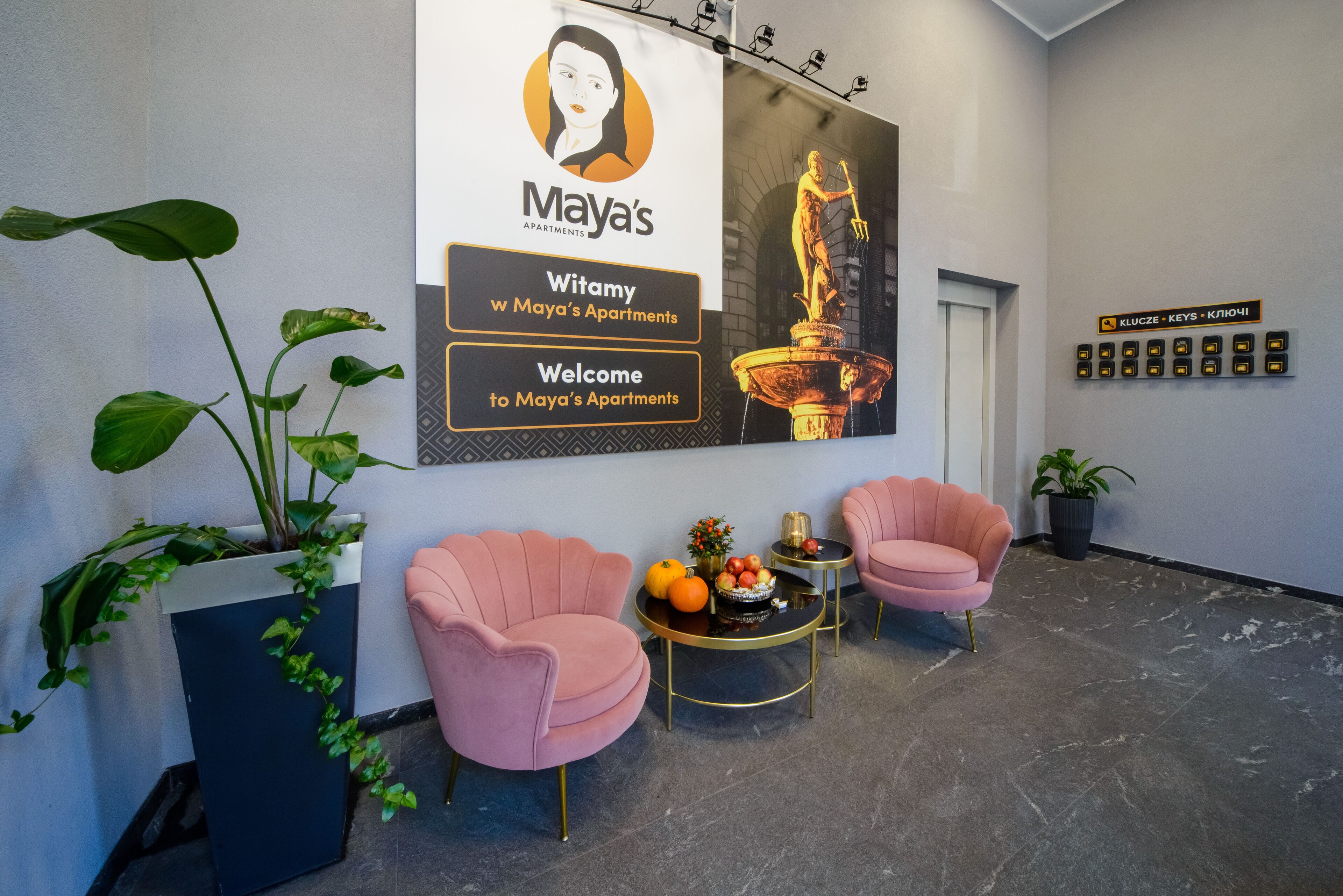 Maya's Apartments