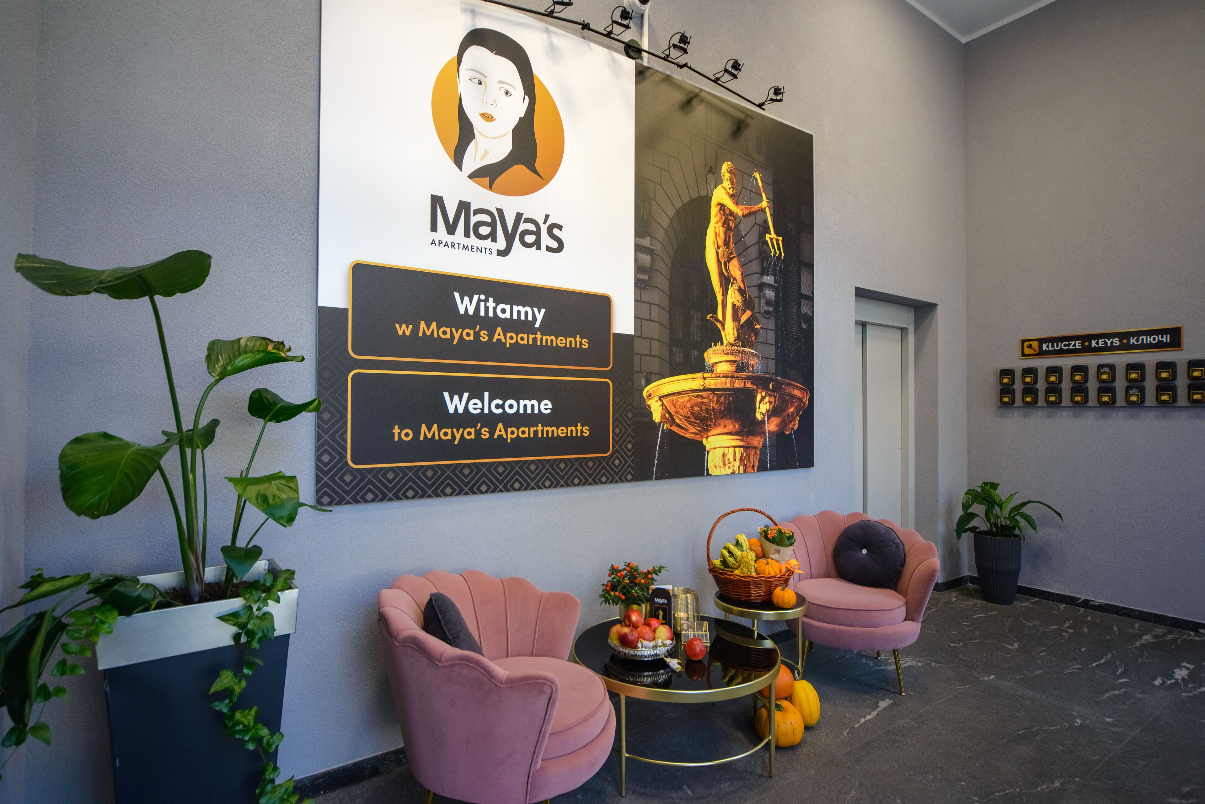 Maya's Apartments