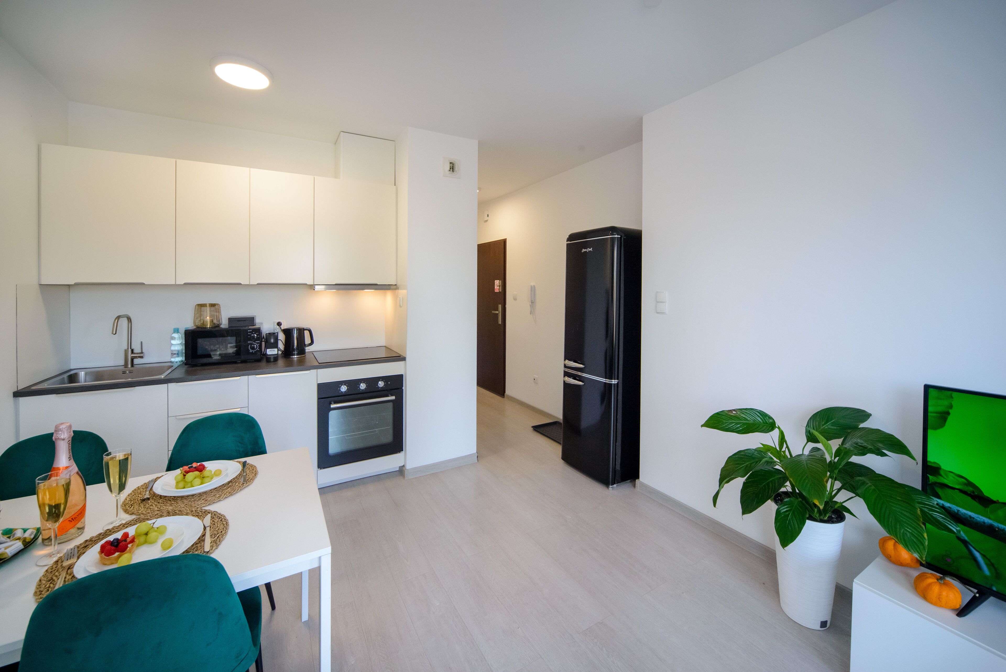 Maya's Apartments