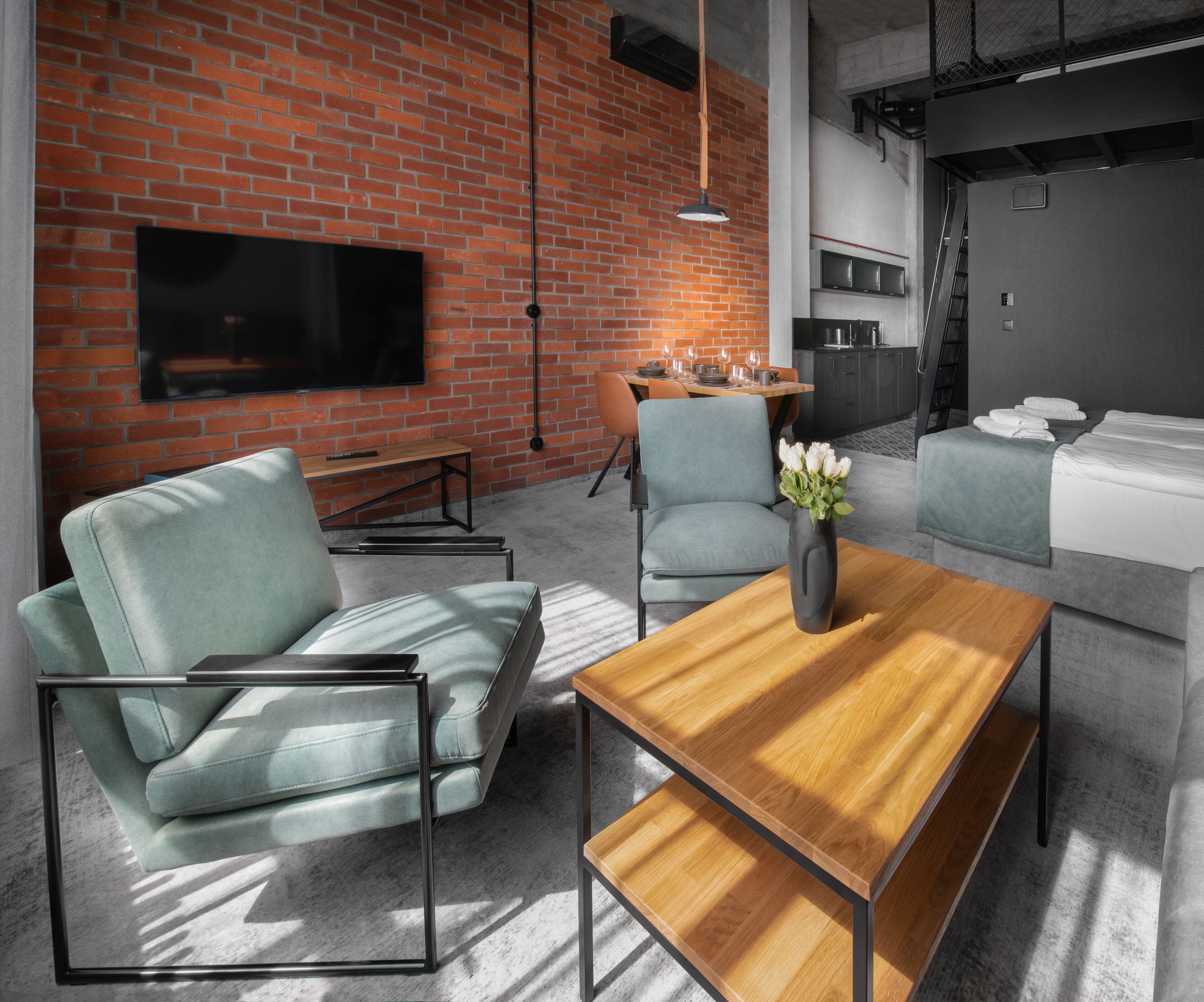 Montownia Lofts & Experience