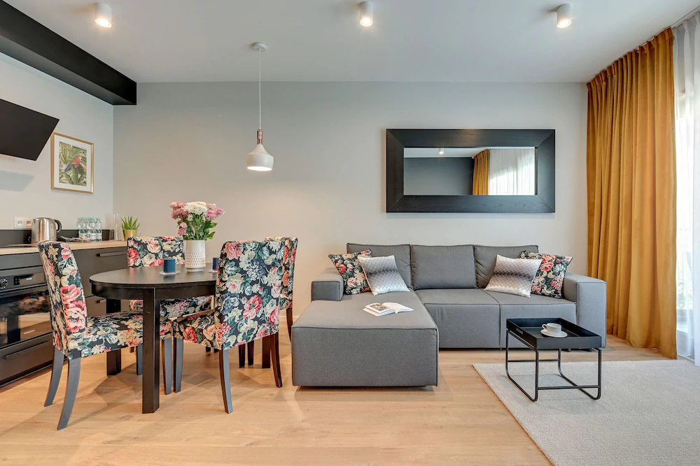 Flats For Rent-Verano Residence
