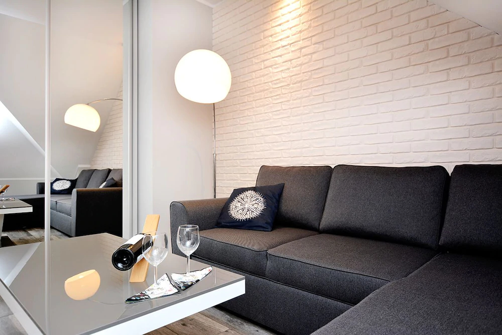 Golden Sun Apartments-Port