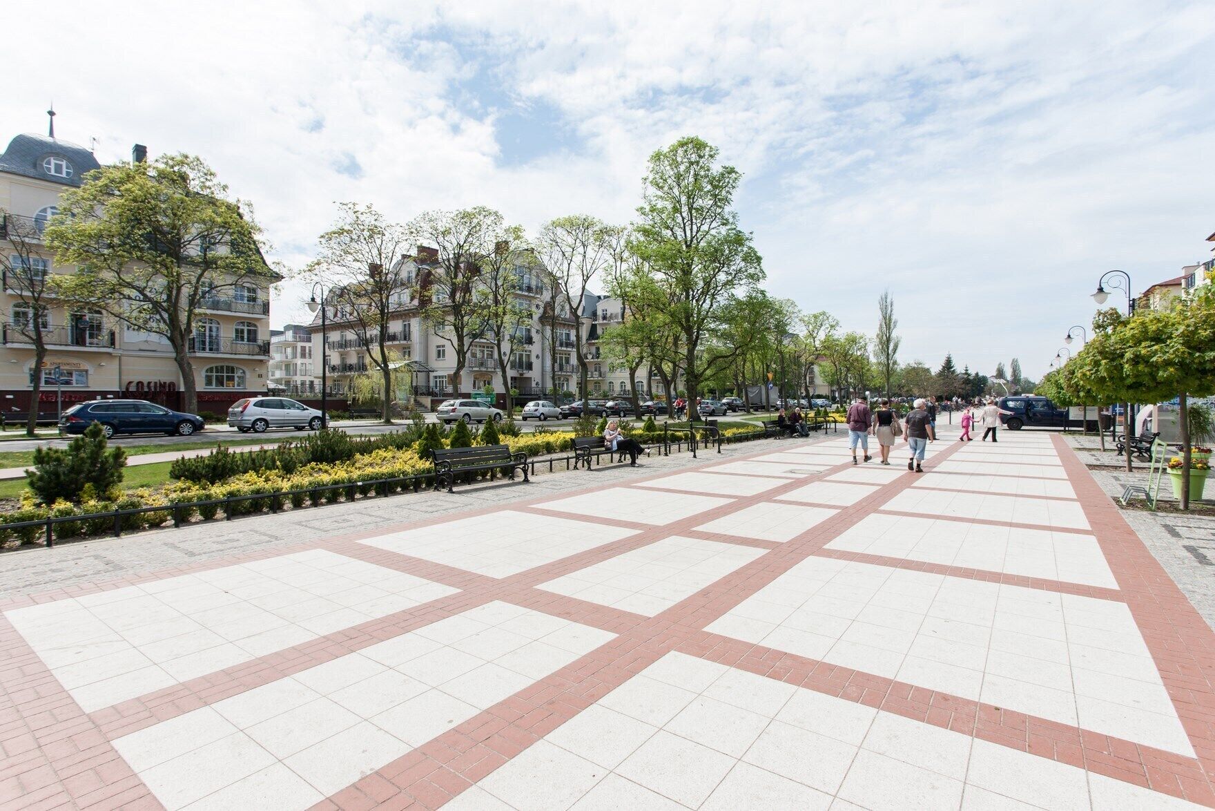 Trzy Korony Piastów by Renters