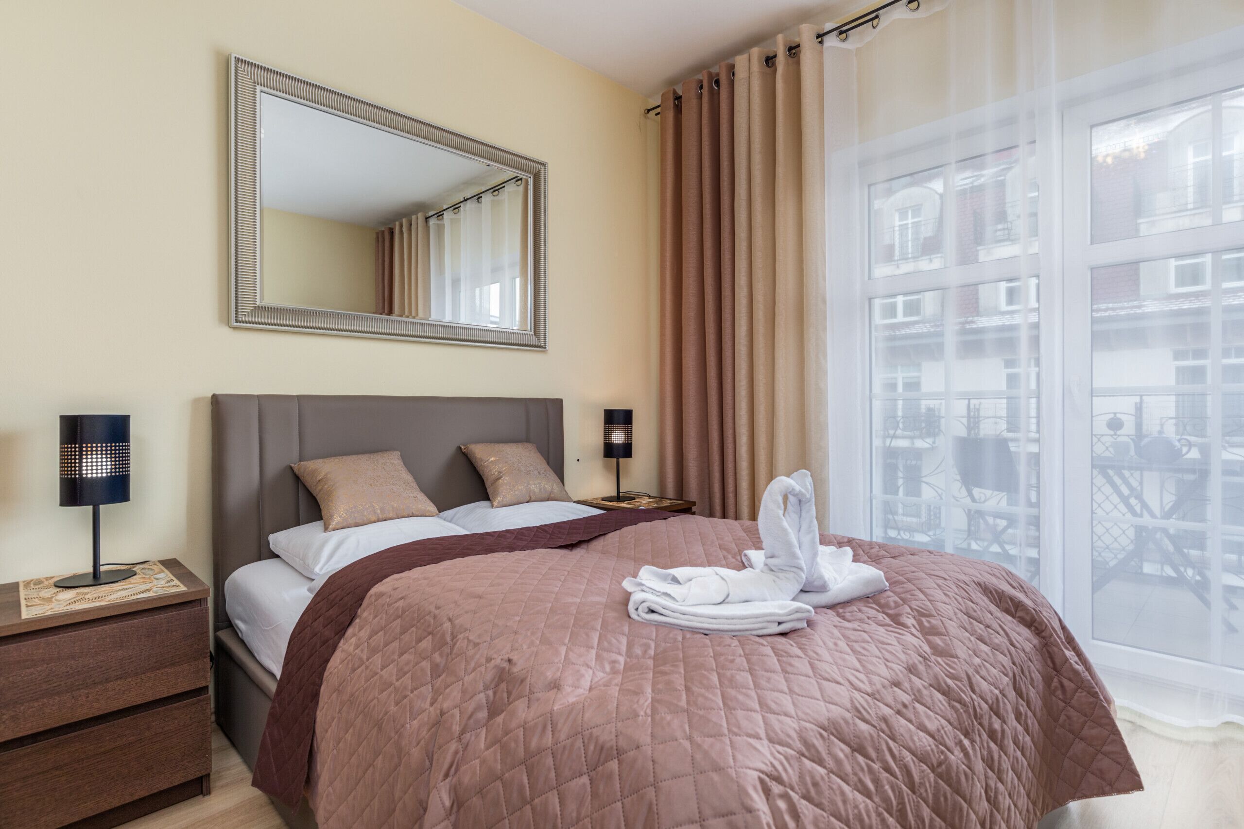 Trzy Korony Piastów by Renters