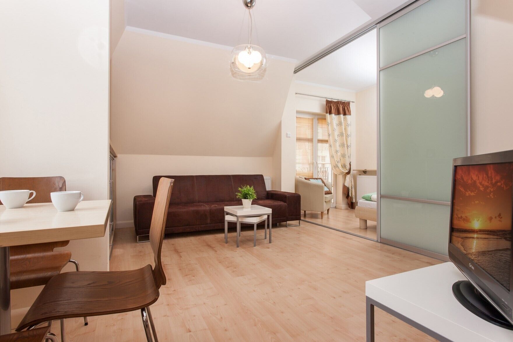 Trzy Korony Piastów by Renters