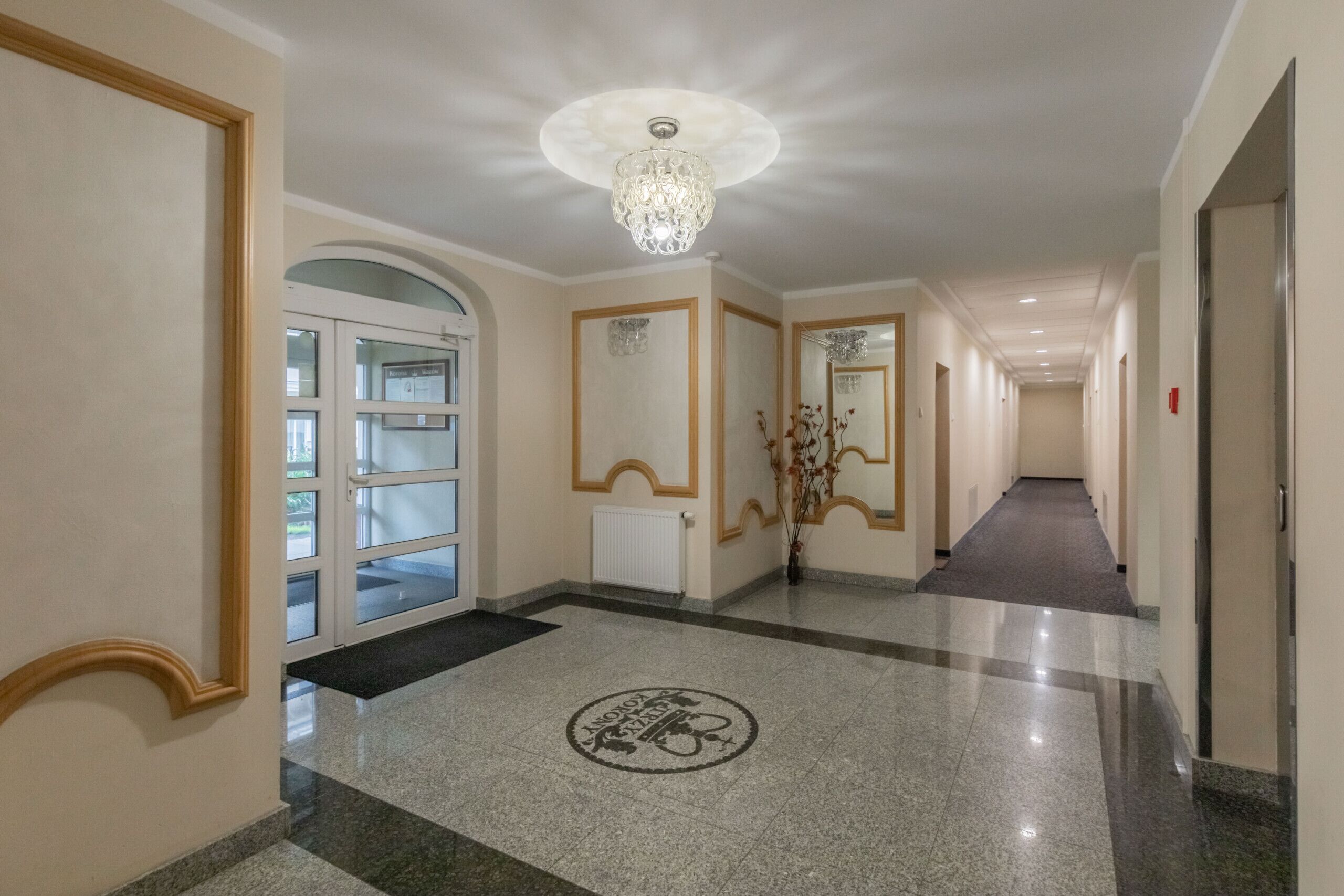 Trzy Korony Piastów by Renters