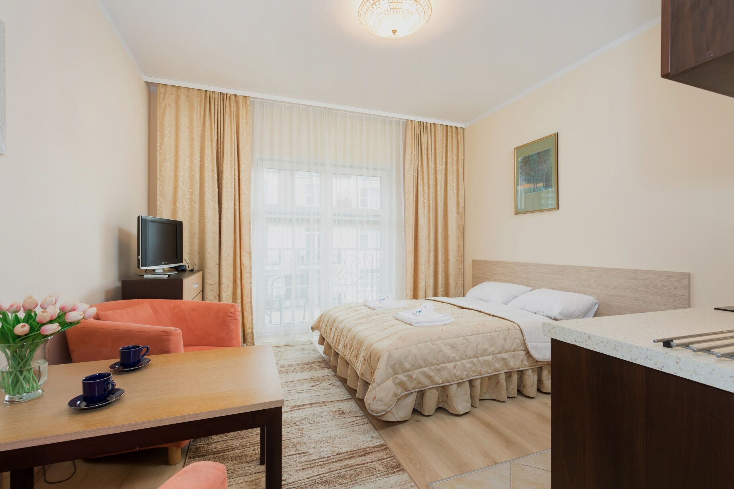 Trzy Korony Piastów by Renters