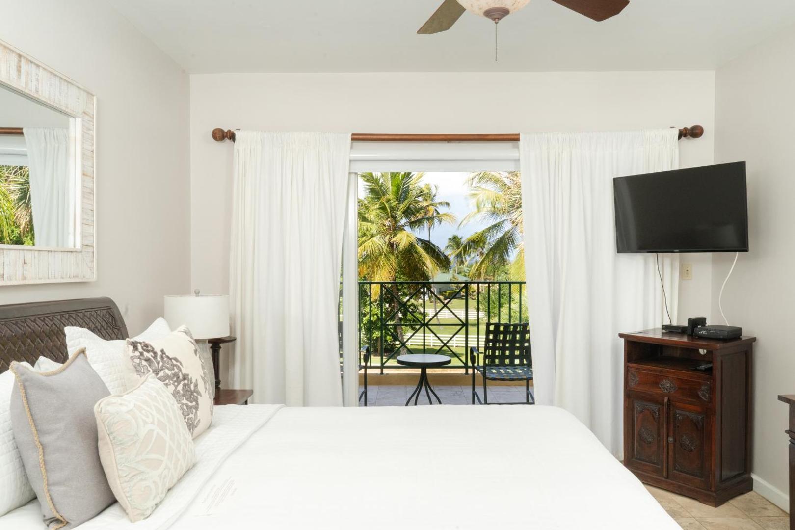 Villa Montana Beach Resort