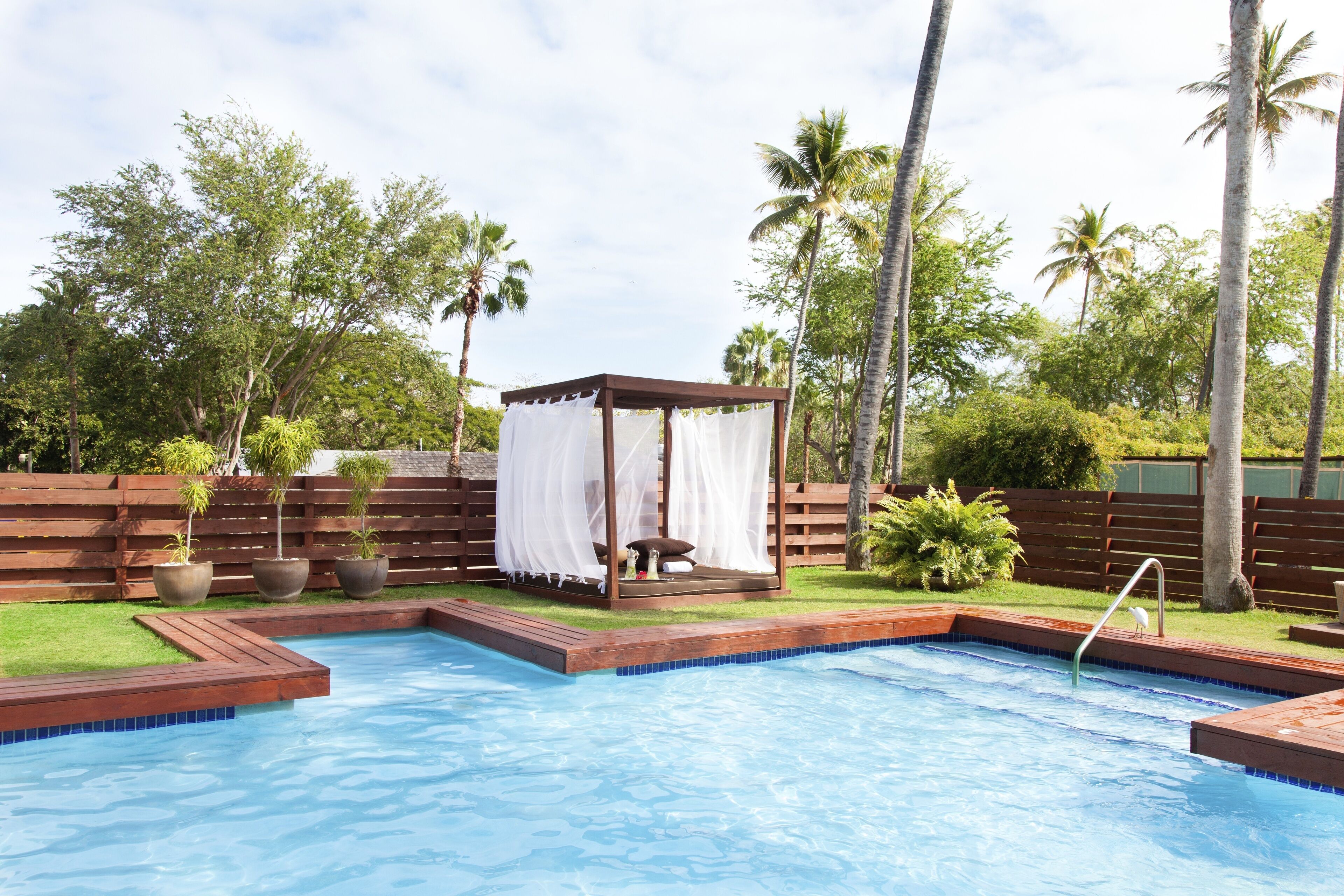 Villa Montana Beach Resort
