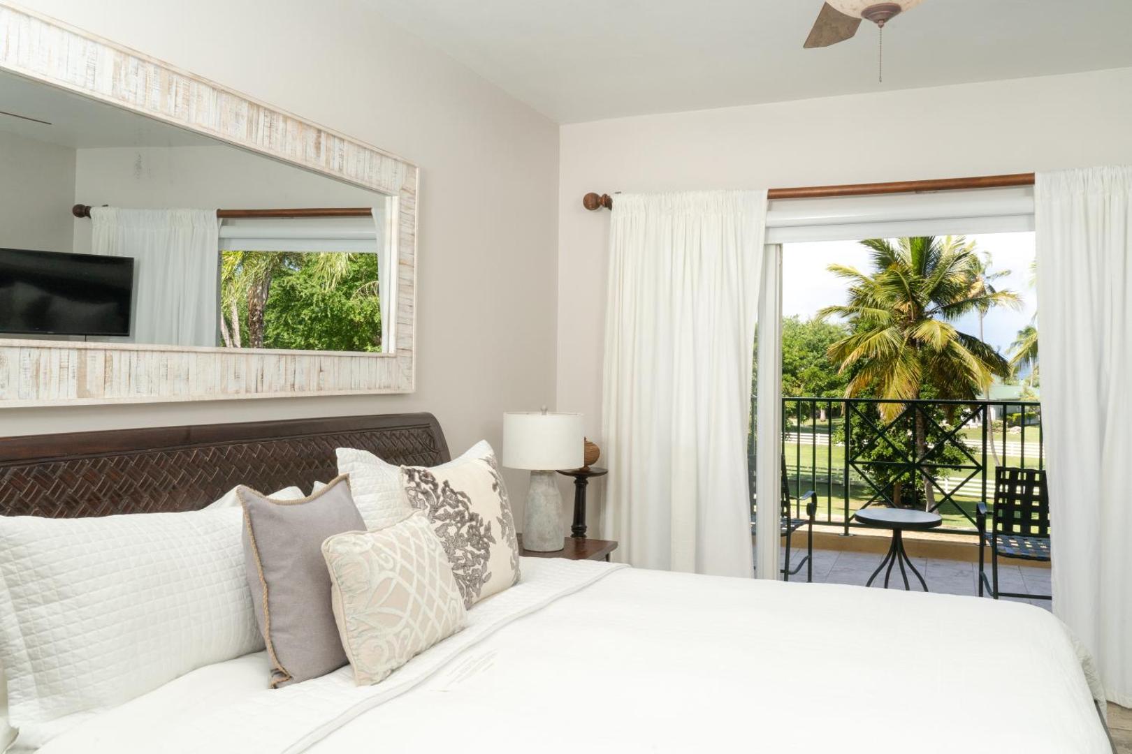 Villa Montana Beach Resort