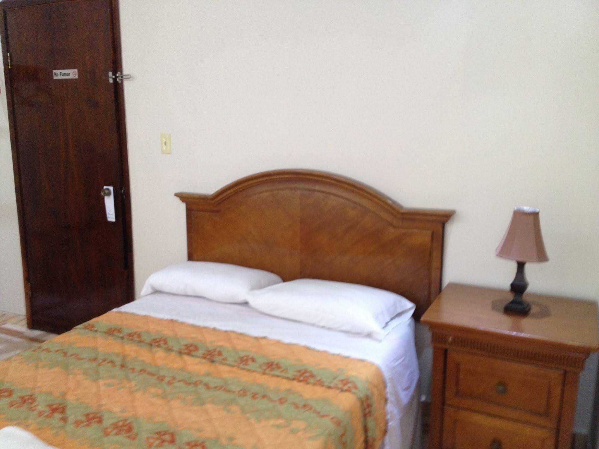 Arecibo Inn